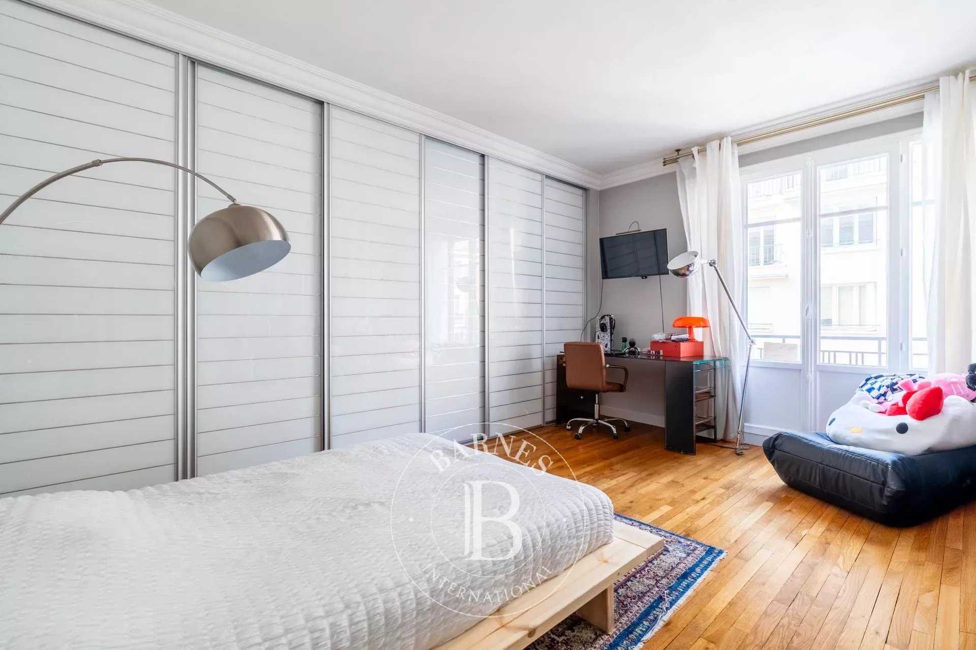 Paris  - Apartment 2 Bedrooms