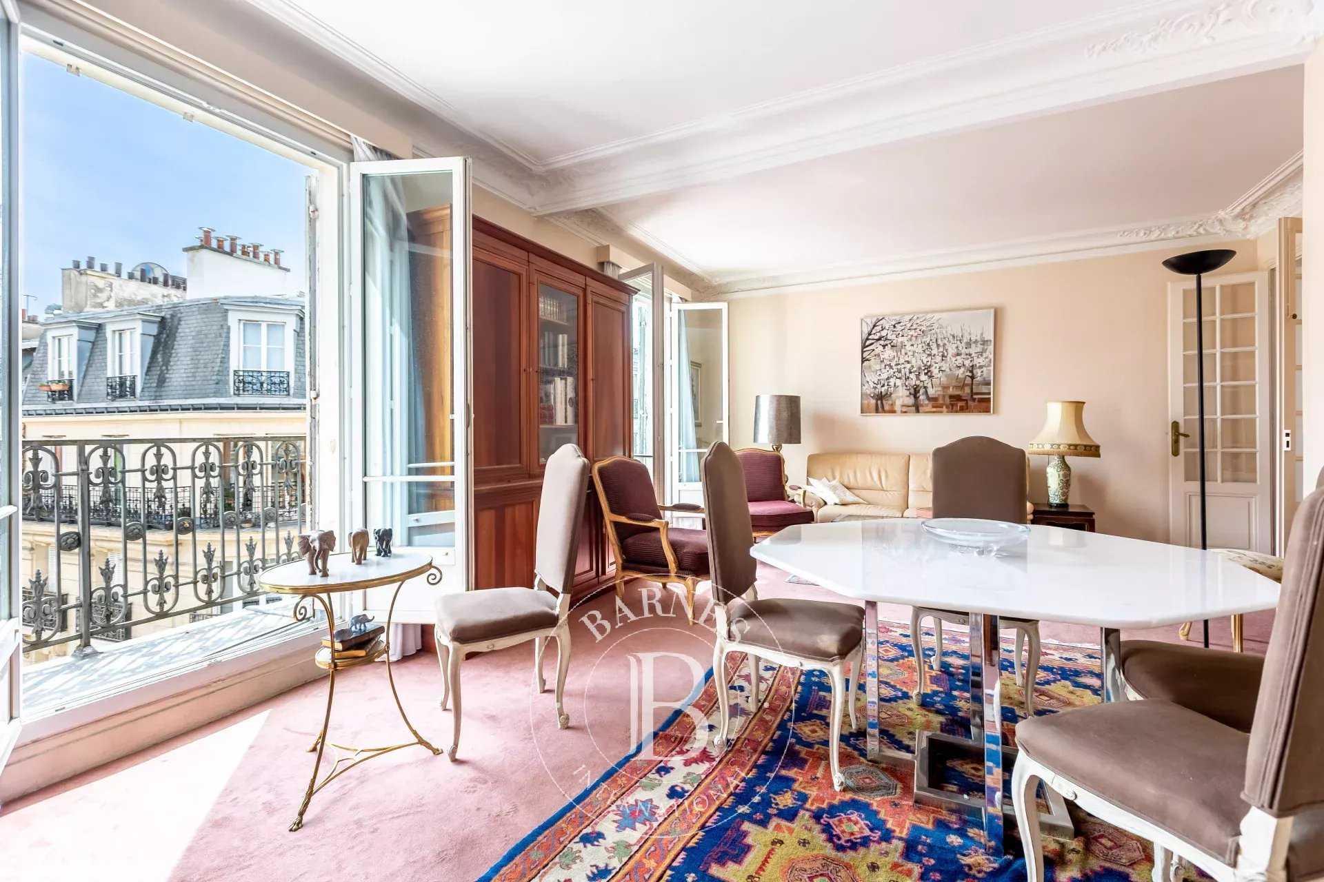 Paris  - Appartement 4 Pi&egrave;ces 2 Chambres