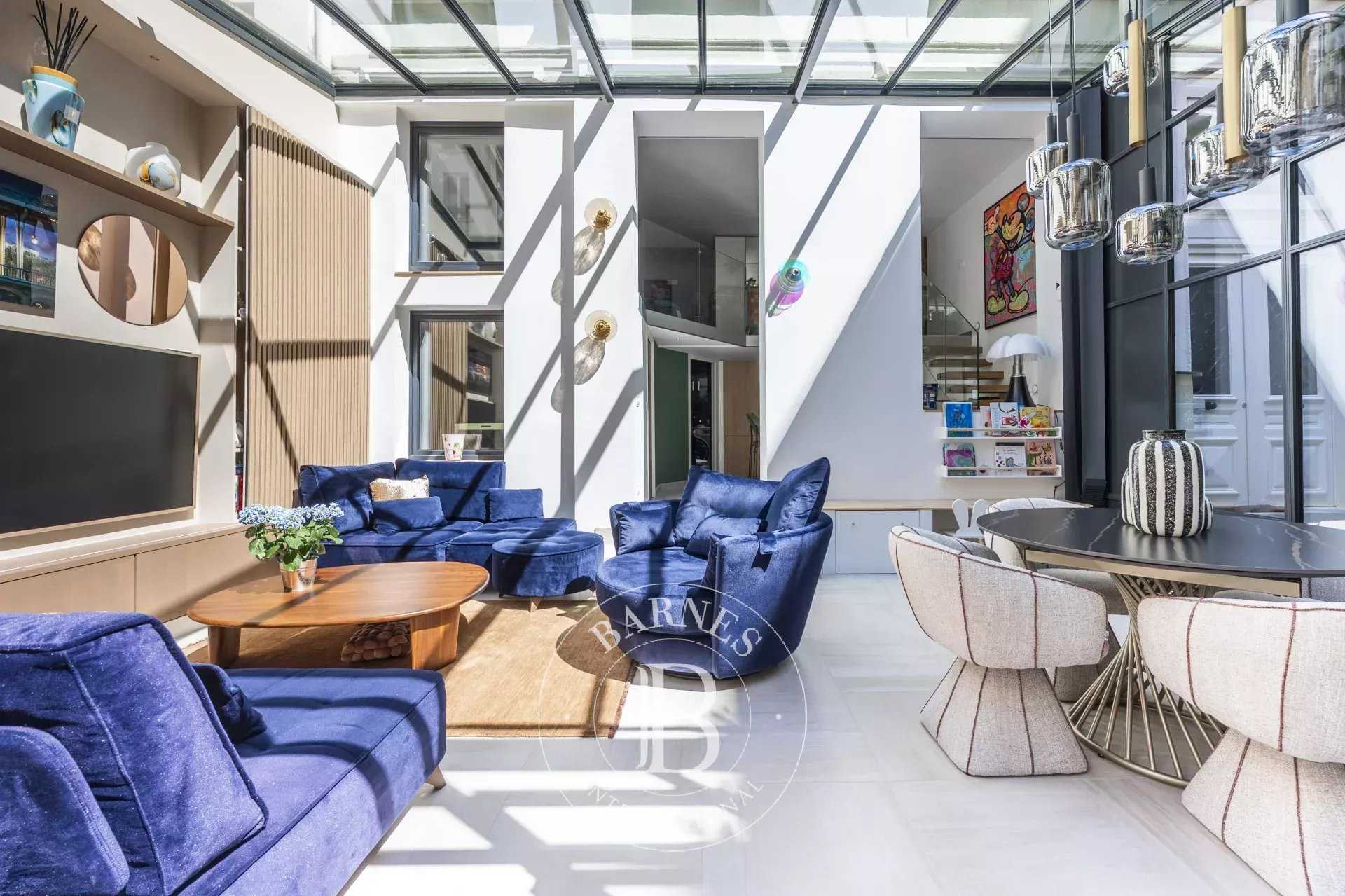 Paris  - Appartement 3 Pi&egrave;ces 2 Chambres