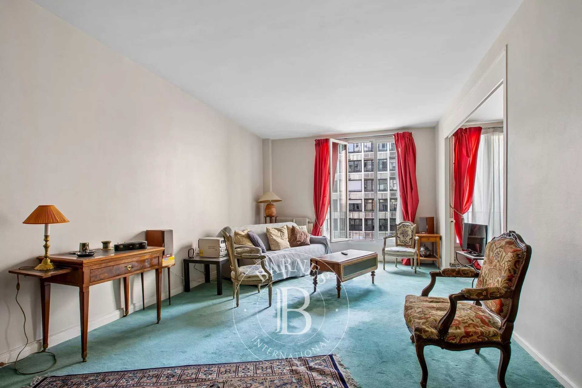 Paris  - Appartement 4 Pi&egrave;ces 2 Chambres