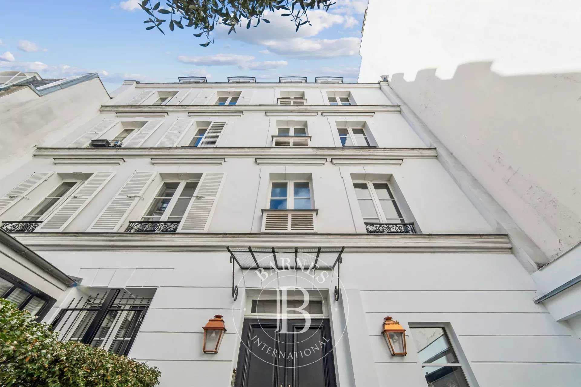 Paris  - Appartement 3 Pi&egrave;ces 2 Chambres