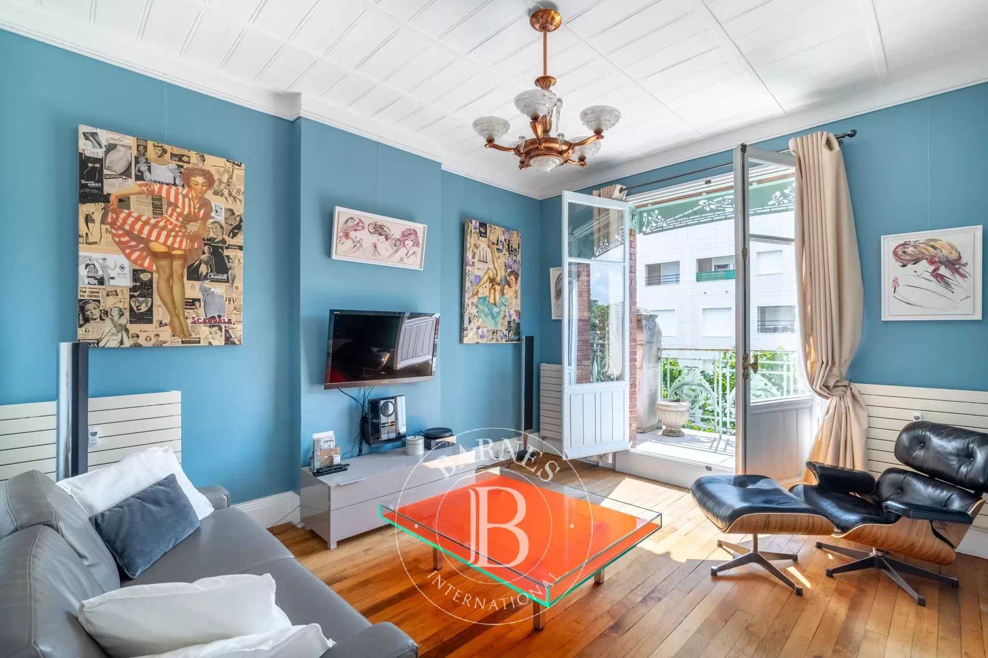 Paris  - Appartement 3 Pièces, 1 Chambre