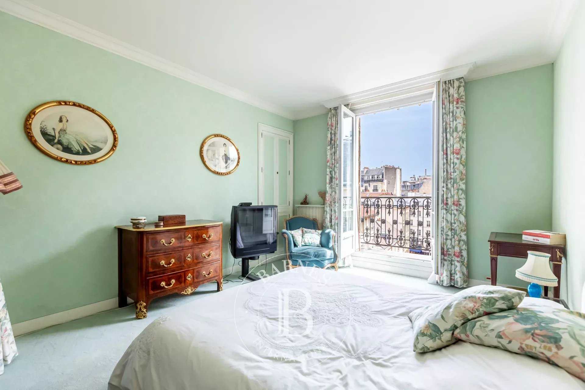 Paris  - Appartement 4 Pi&egrave;ces 2 Chambres