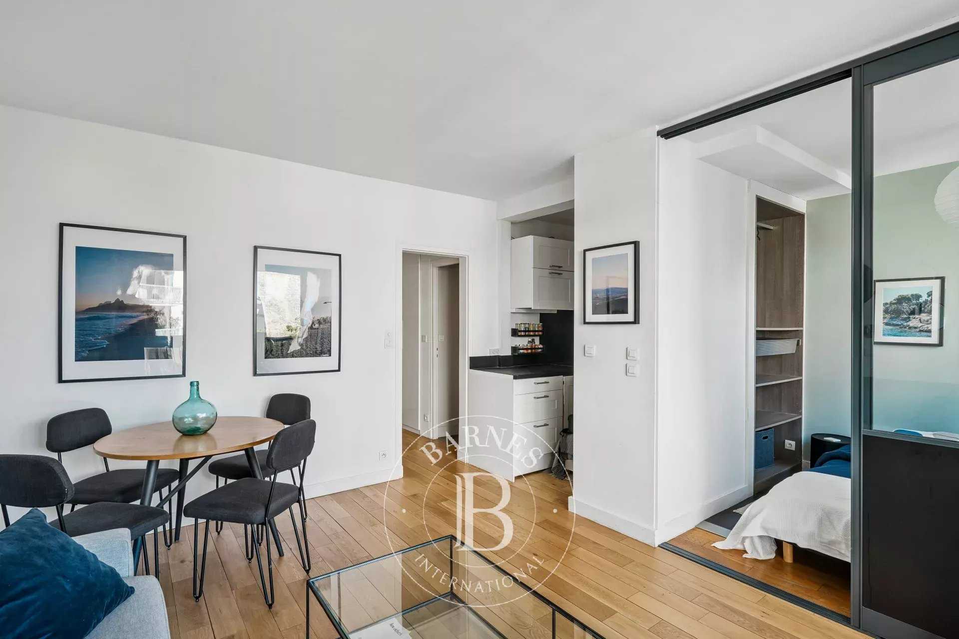 Paris  - Appartement 2 Pi&egrave;ces, 1 Chambre