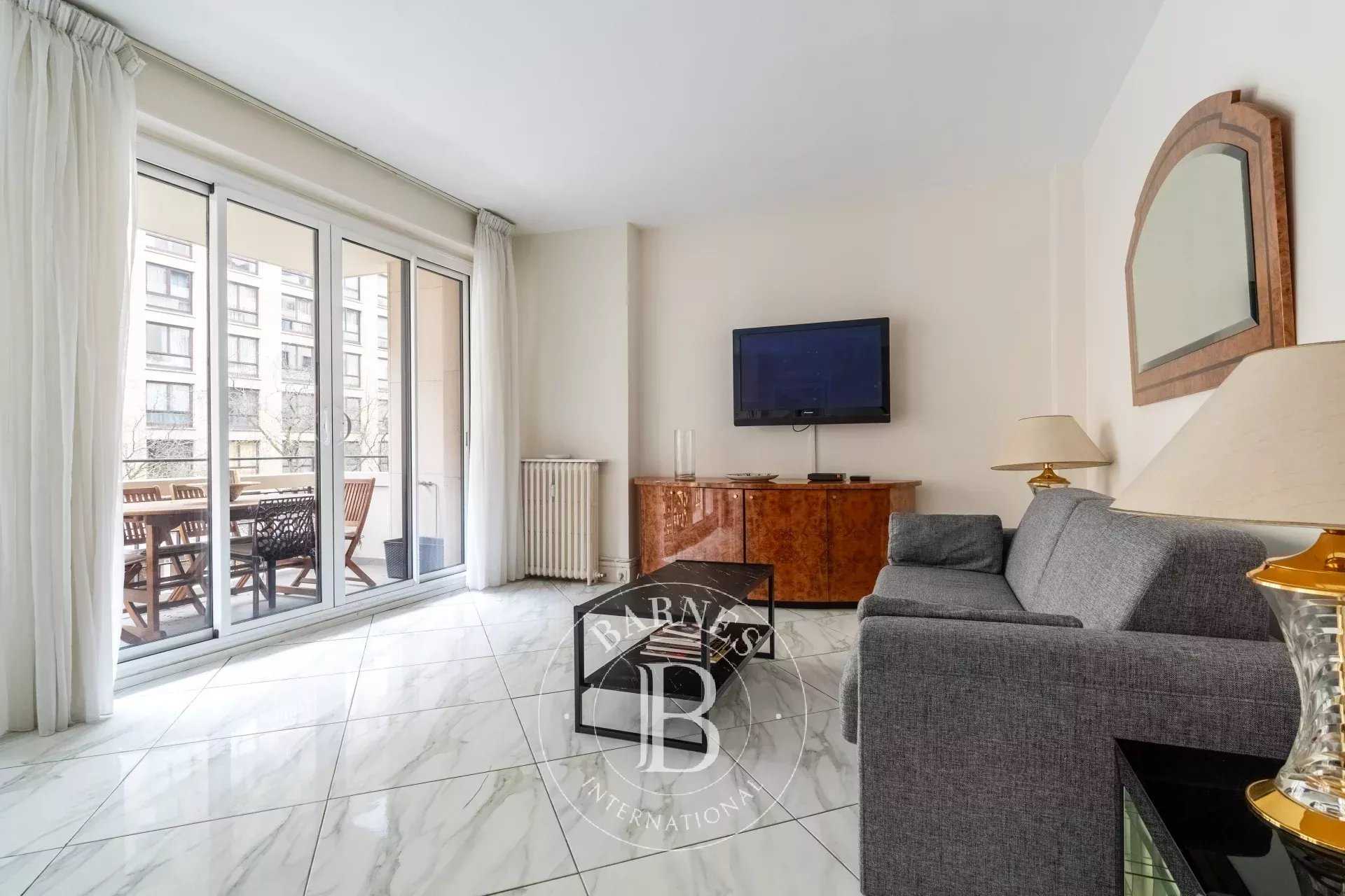 Paris  - Appartement 3 Pièces, 1 Chambre