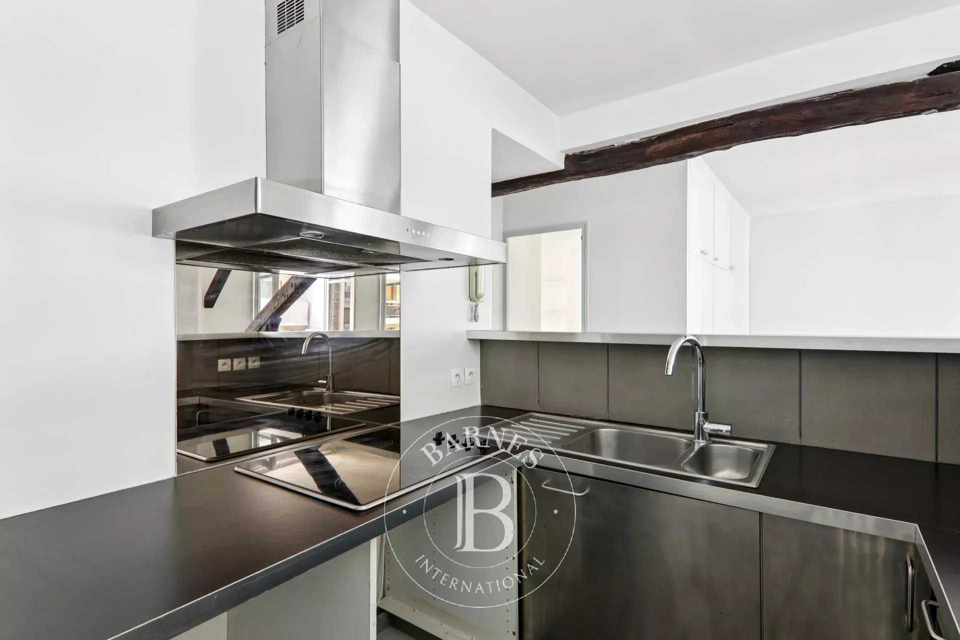 Paris  - Appartement 2 Pièces, 1 Chambre
