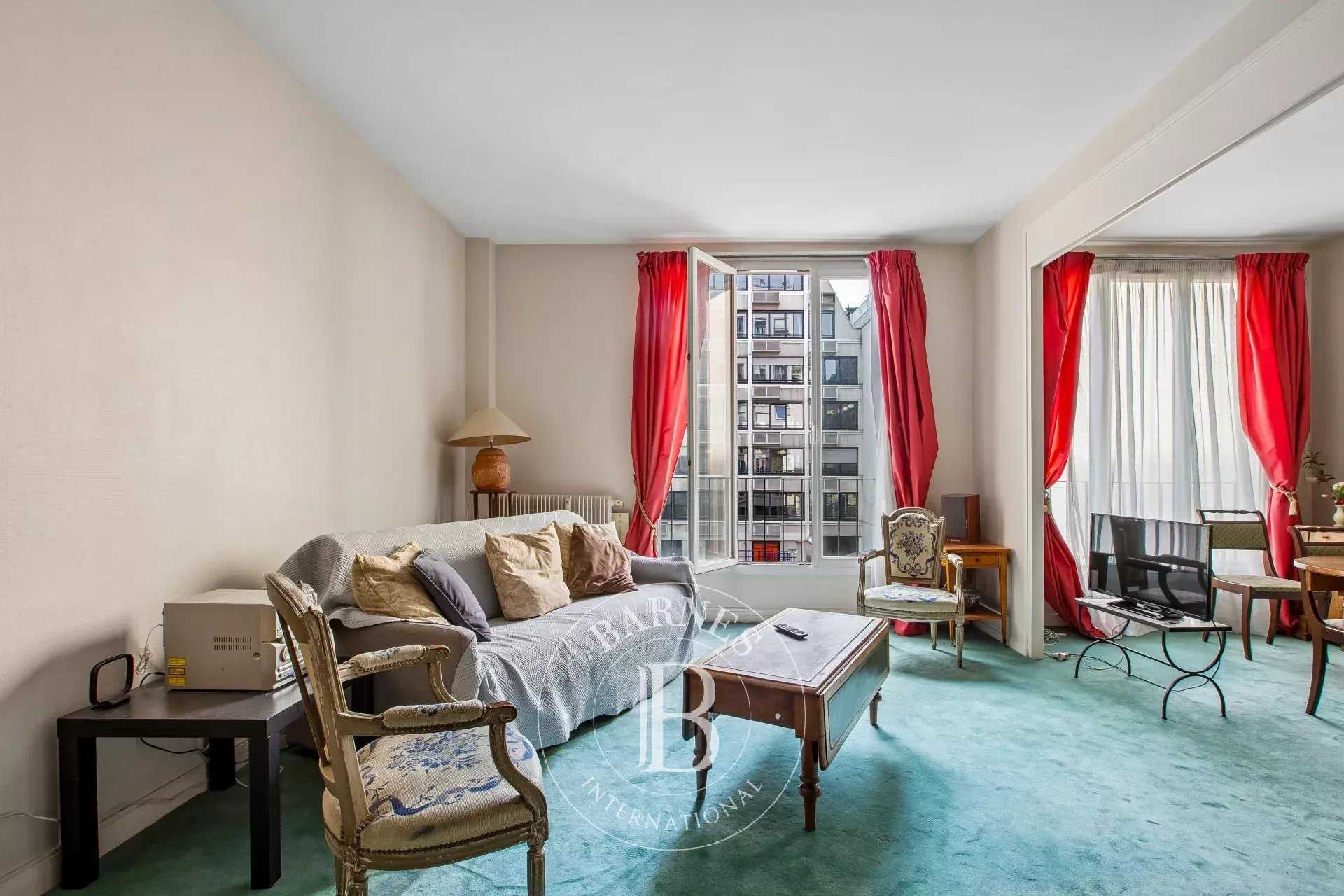 Paris  - Appartement 4 Pi&egrave;ces 2 Chambres
