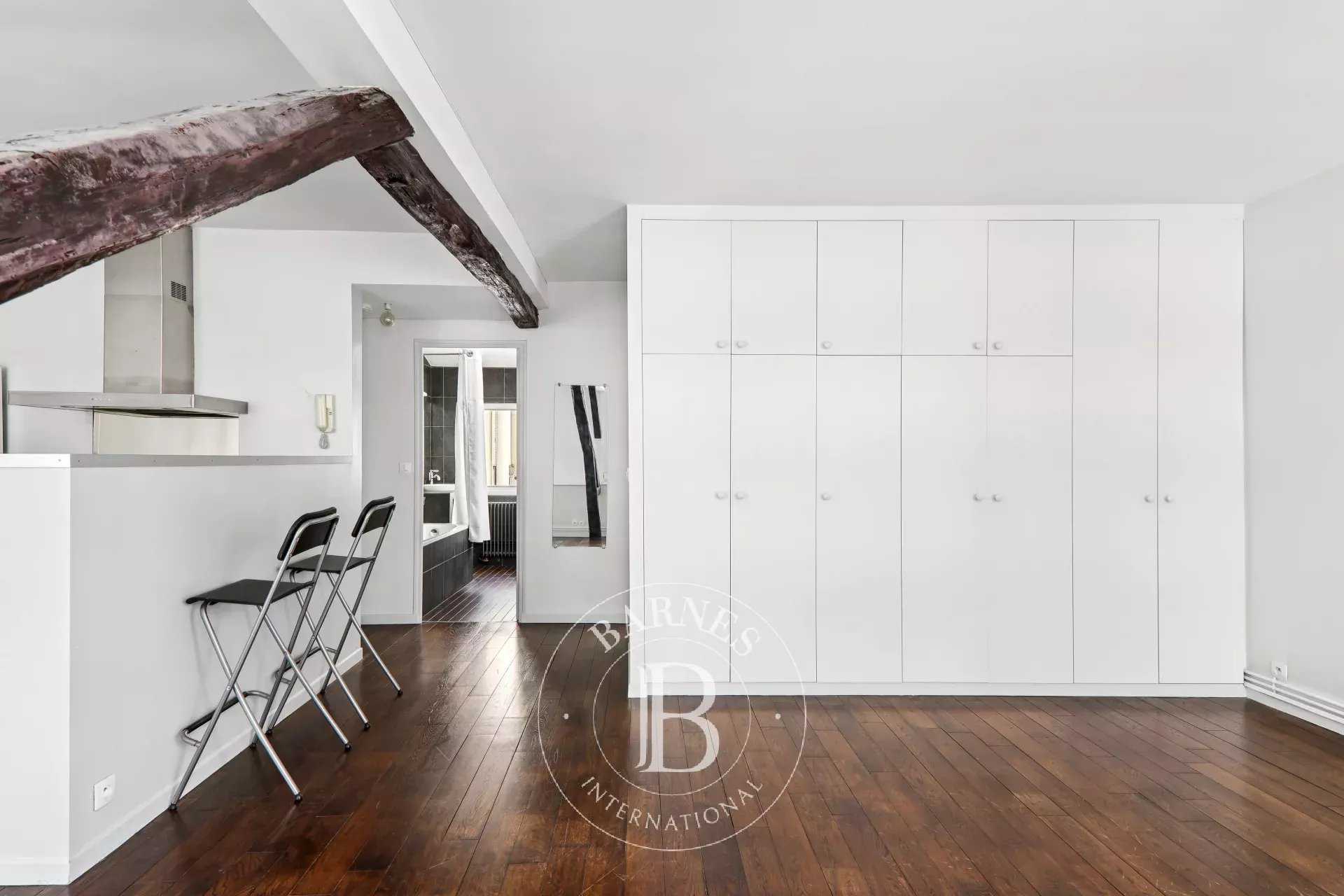 Paris  - Appartement 2 Pièces, 1 Chambre