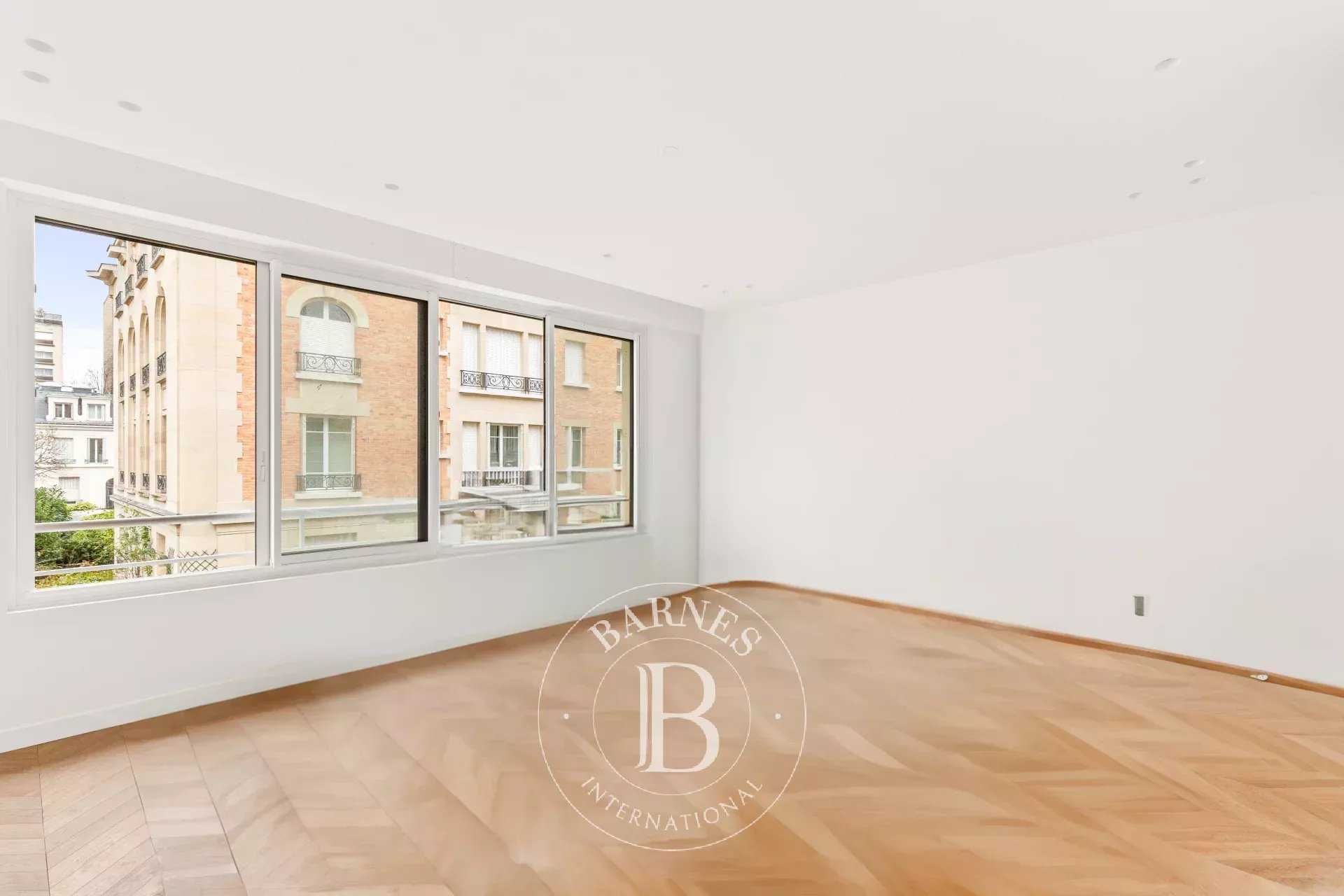 Appartement Paris 75016  -  ref 85662928 (picture 2)
