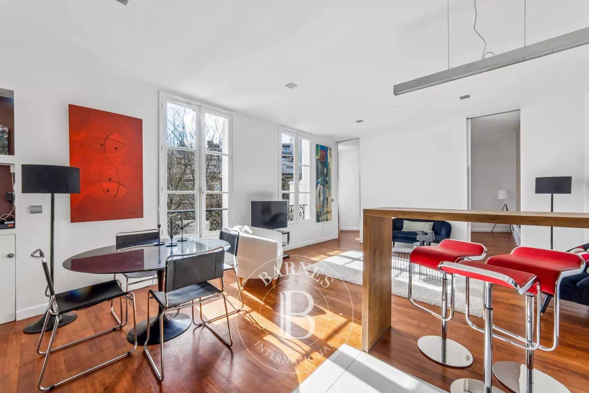 Paris  - Appartement 3 Pi&egrave;ces 2 Chambres