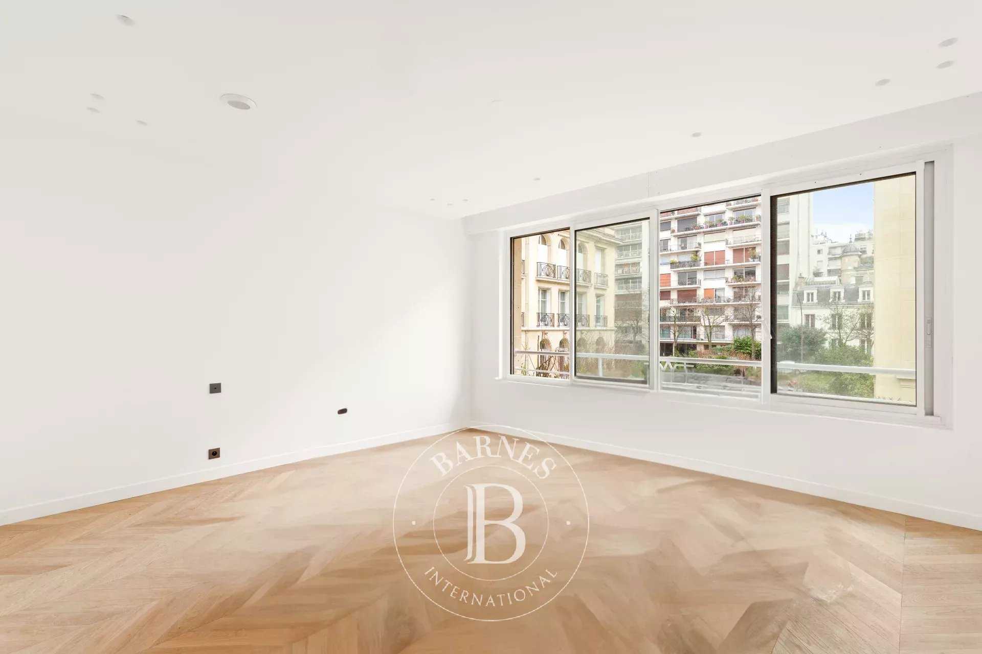 Appartement Paris 75016  -  ref 85662928 (picture 1)