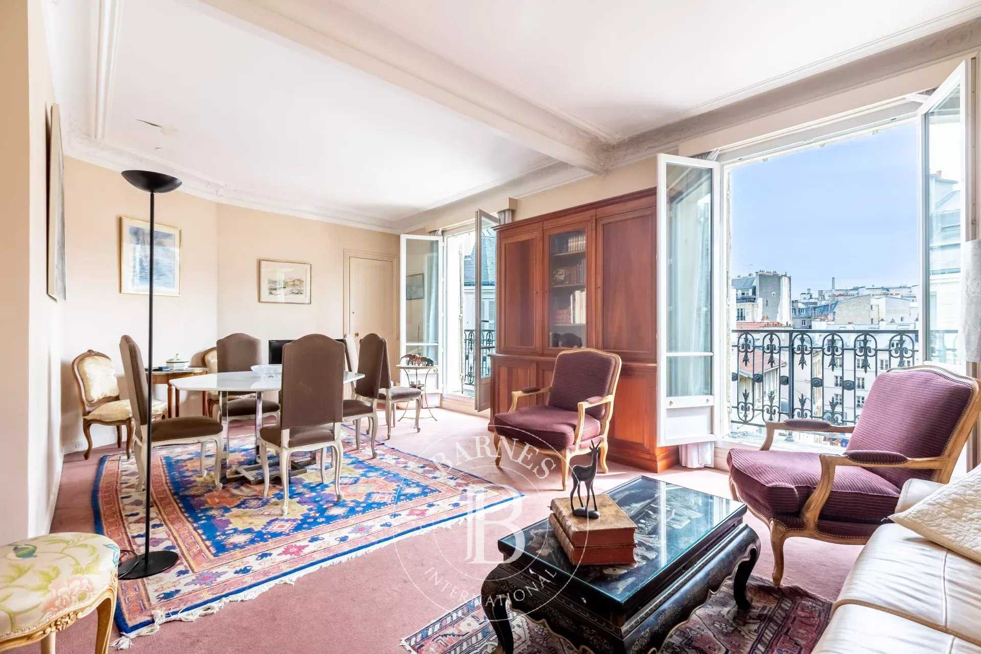 Paris  - Appartement 4 Pi&egrave;ces 2 Chambres