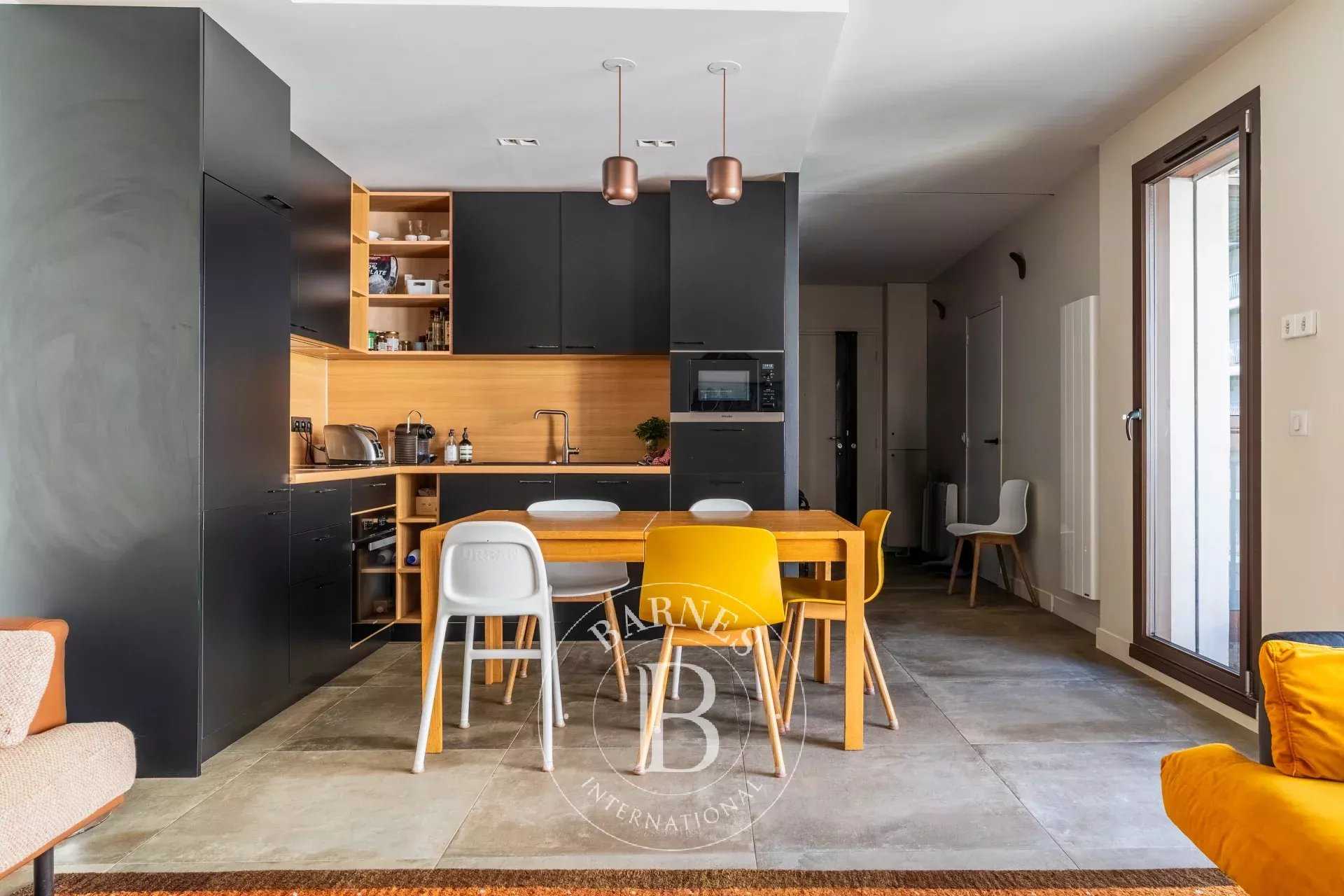 Apartment Paris 75016  -  ref 85833378 (picture 1)