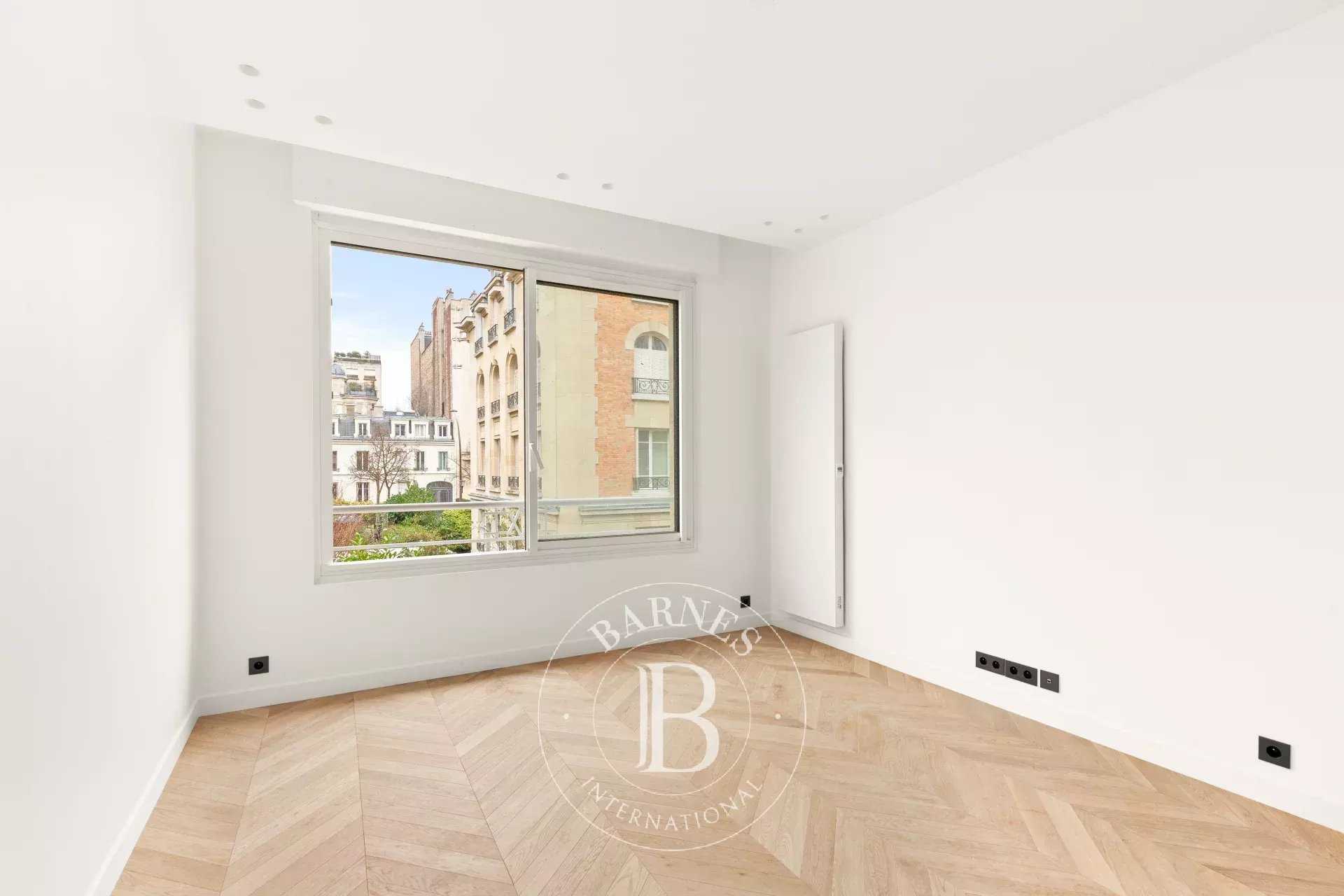 Appartement Paris 75016  -  ref 85662952 (picture 1)