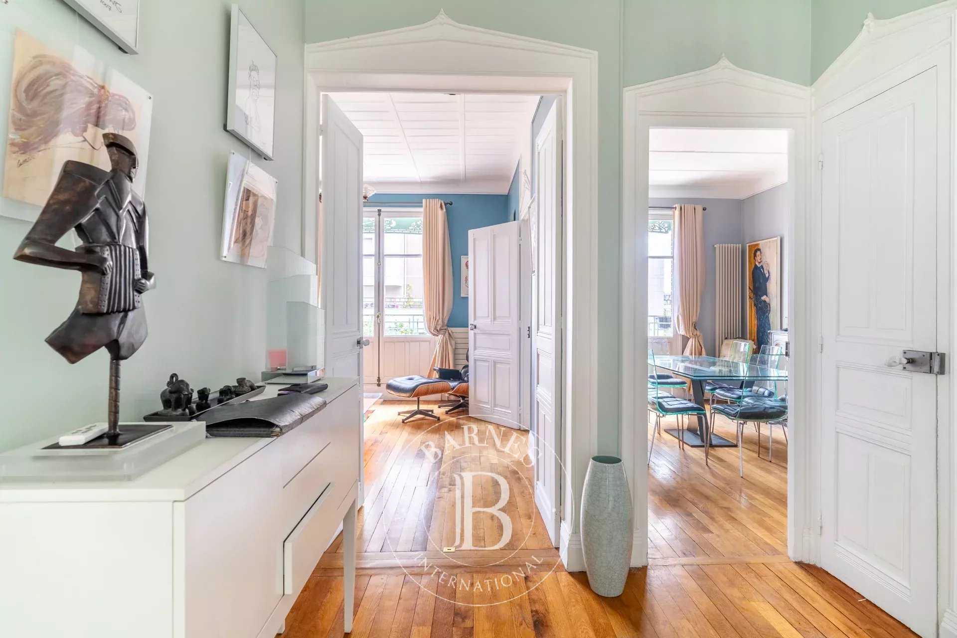 Paris  - Appartement 3 Pièces, 1 Chambre