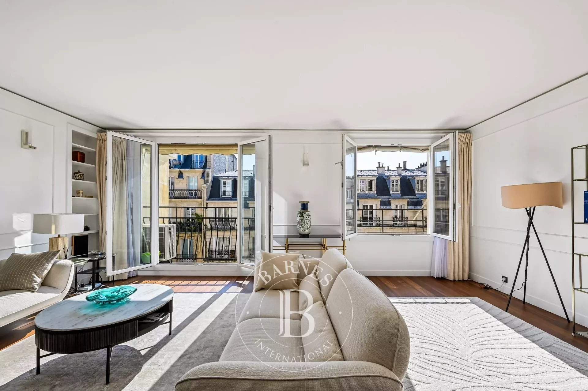 Paris  - Appartement 4 Pi&egrave;ces 2 Chambres - picture 1