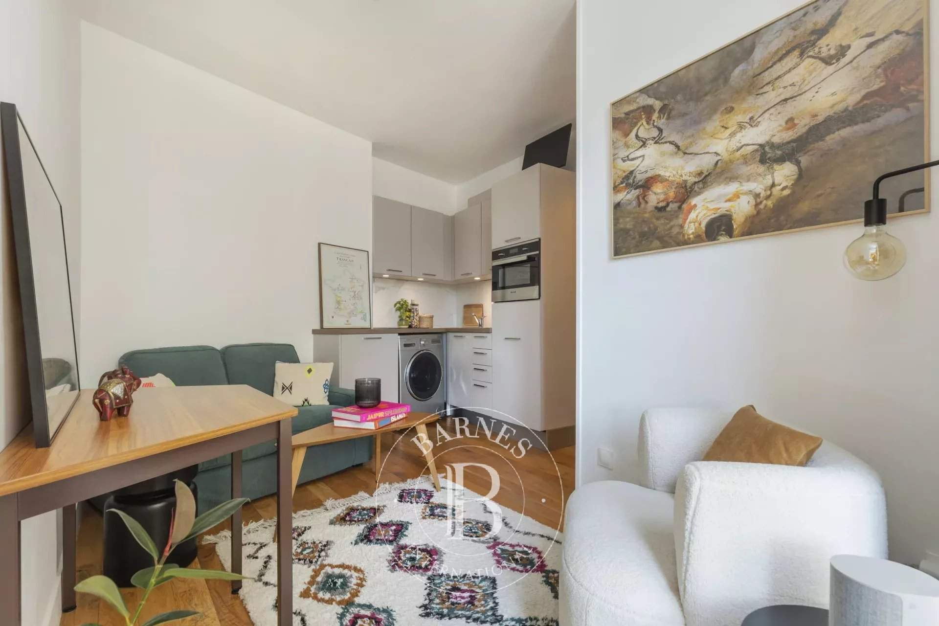 Paris  - Appartement 2 Pi&egrave;ces, 1 Chambre - picture 2