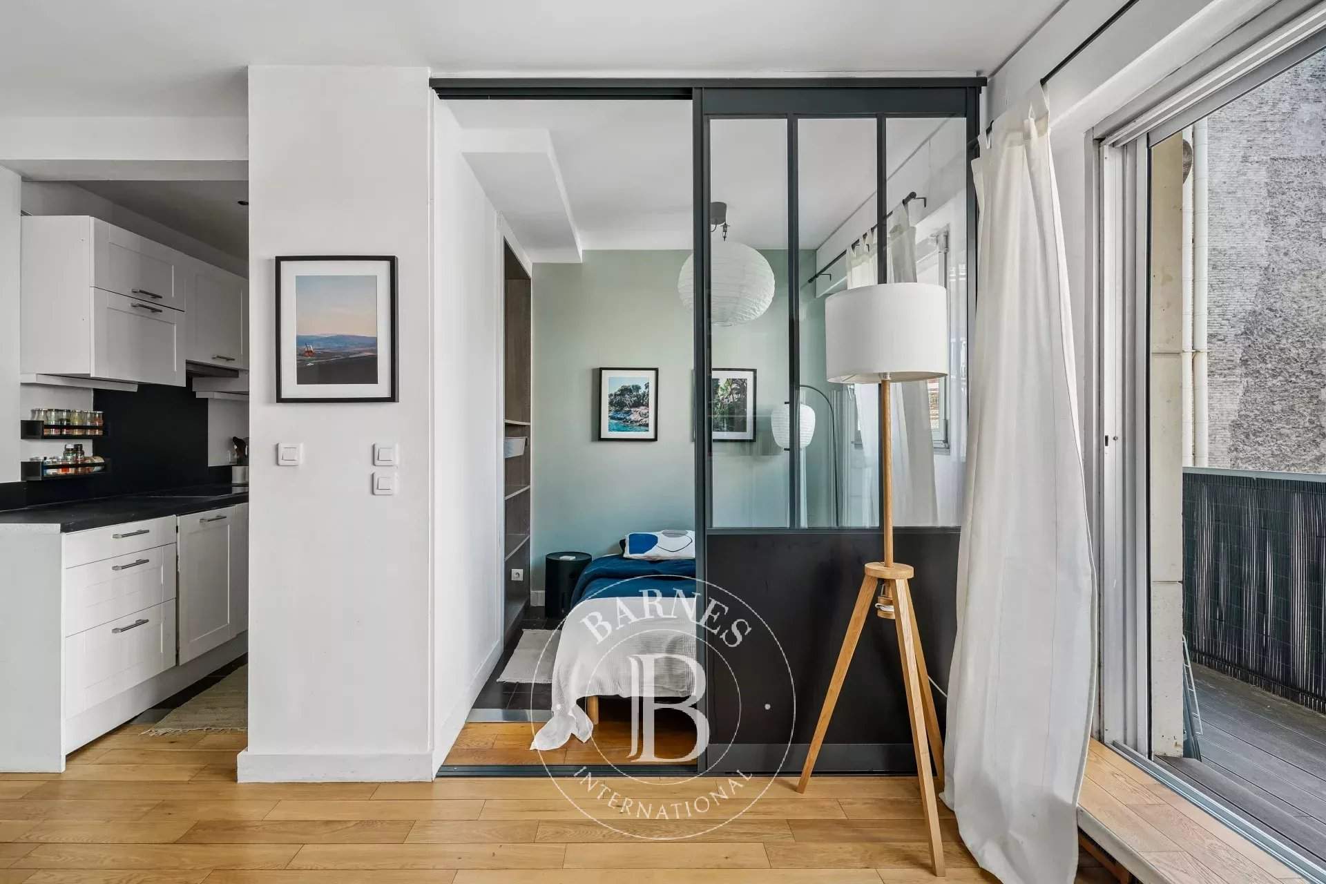 Paris  - Appartement 2 Pi&egrave;ces, 1 Chambre - picture 2