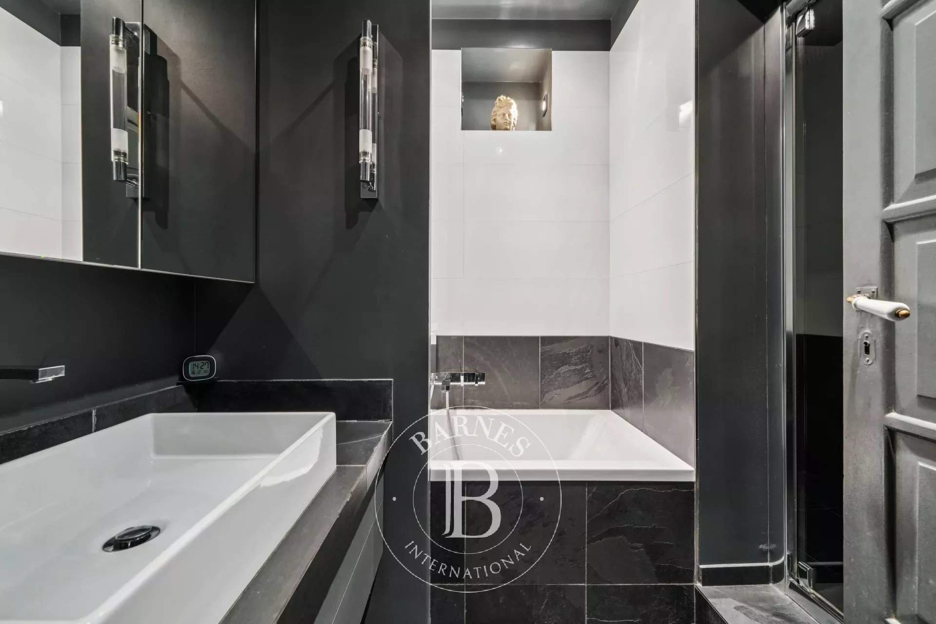 Paris  - Appartement 3 Pi&egrave;ces 2 Chambres - picture 8