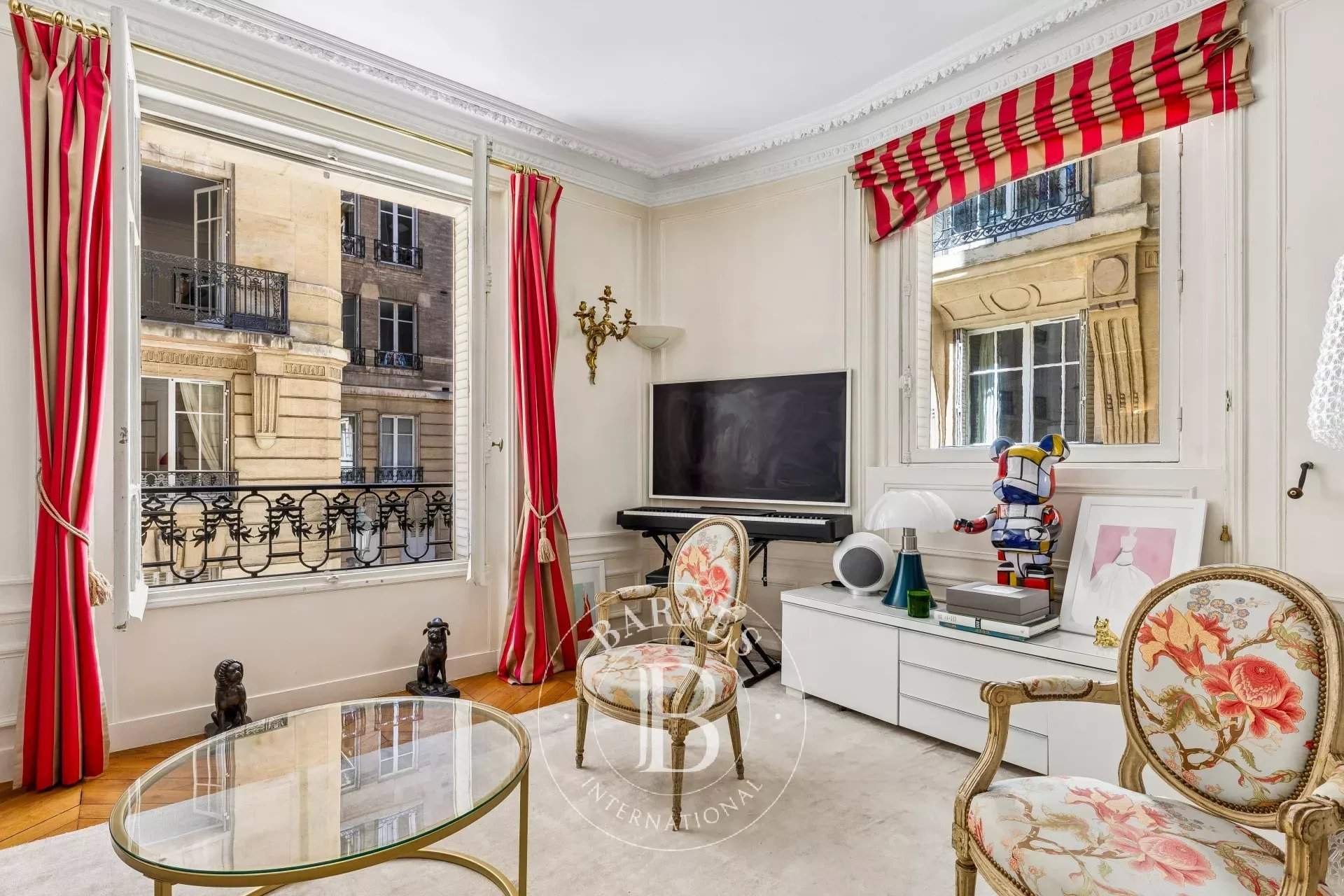 Paris  - Appartement 3 Pi&egrave;ces 2 Chambres - picture 2