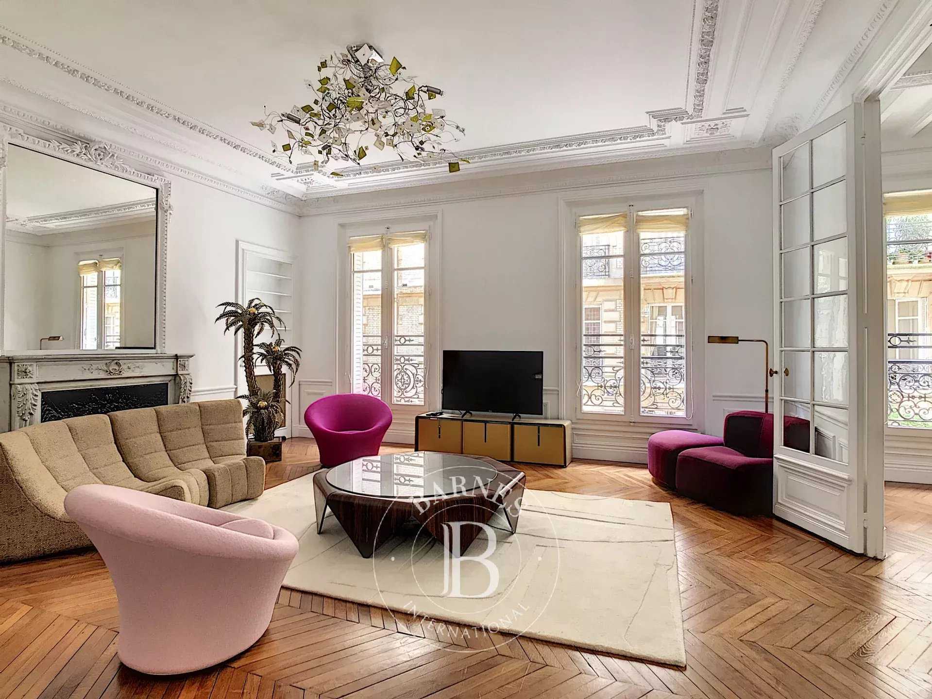 Paris  - Appartement 5 Pi&egrave;ces 4 Chambres