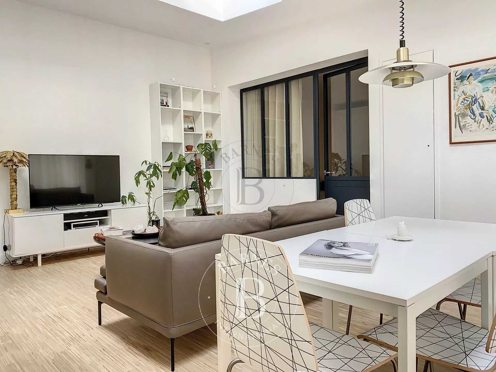 Apartment Paris 75010