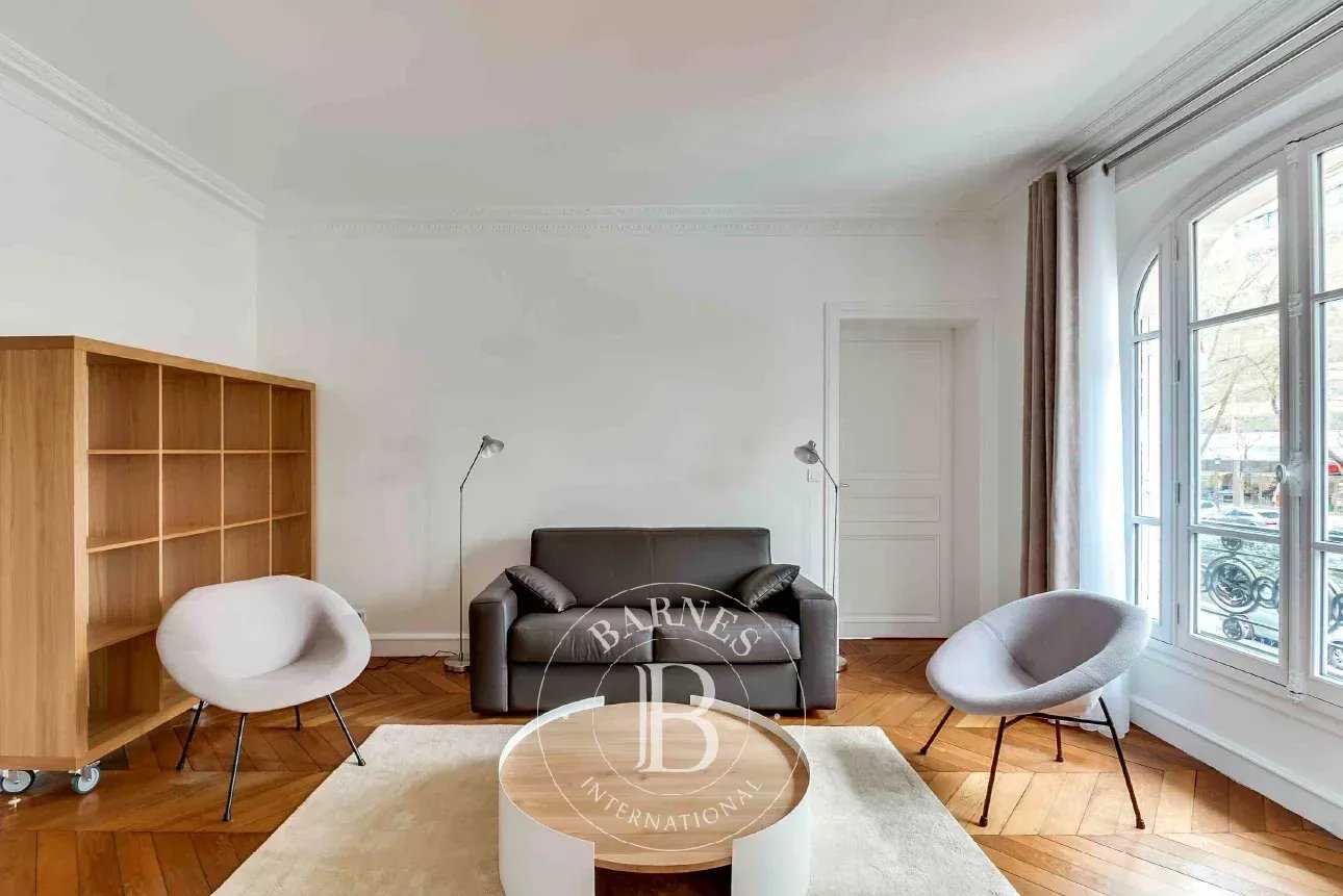 Paris  - Appartement 4 Pi&egrave;ces 2 Chambres