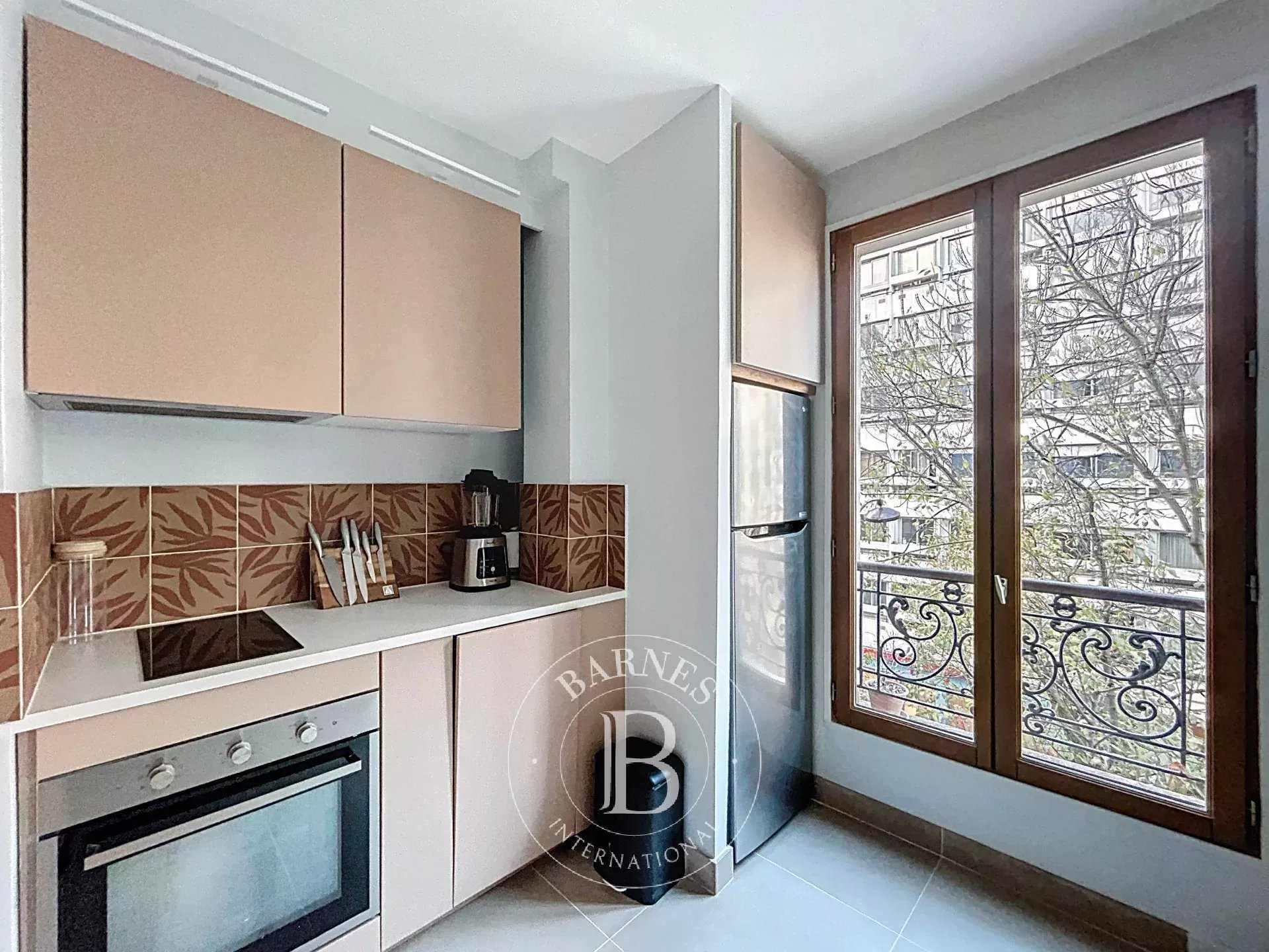 Paris  - Piso 2 Cuartos, 1 Habitacion