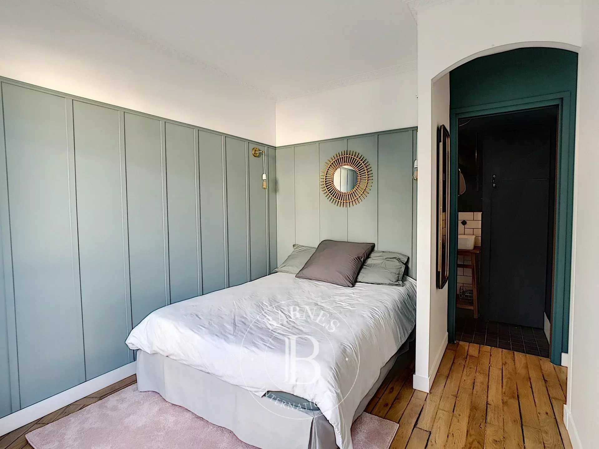 Paris  - Appartement 2 Pièces, 1 Chambre