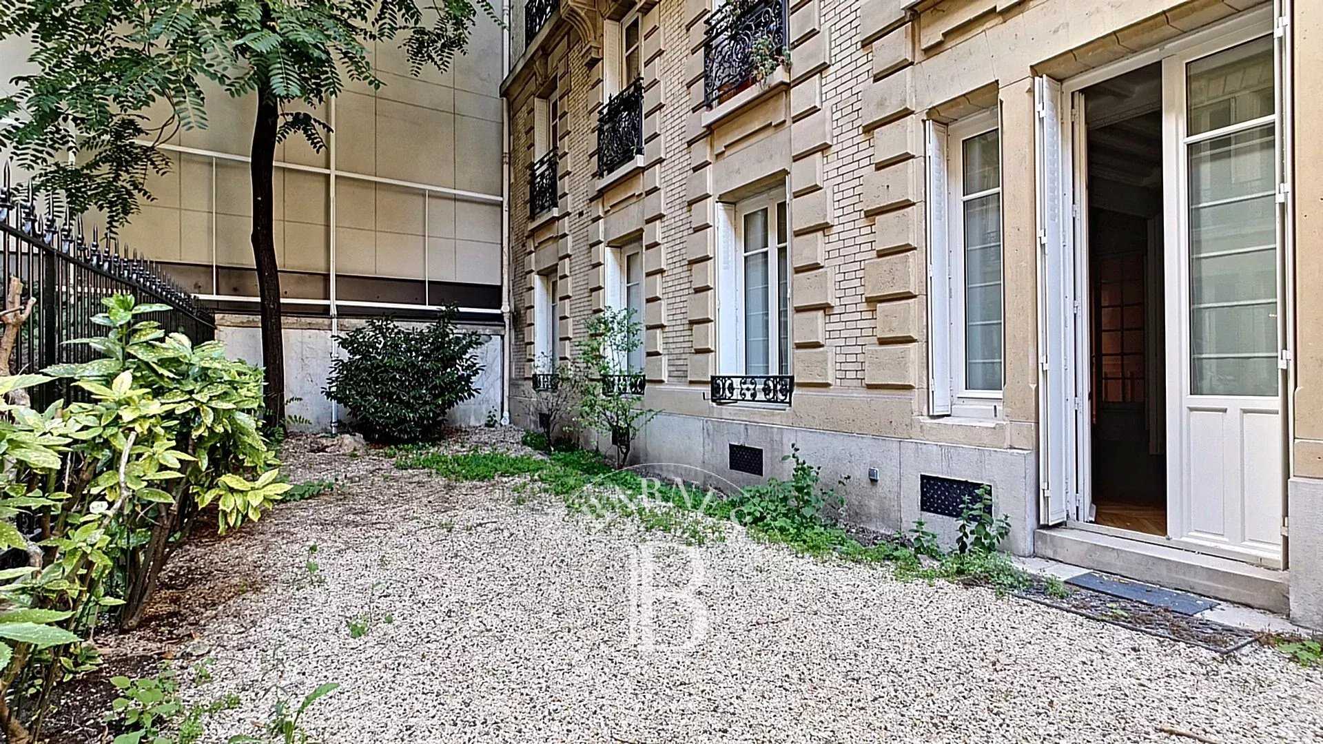 Paris  - Appartement 6 Pièces 4 Chambres