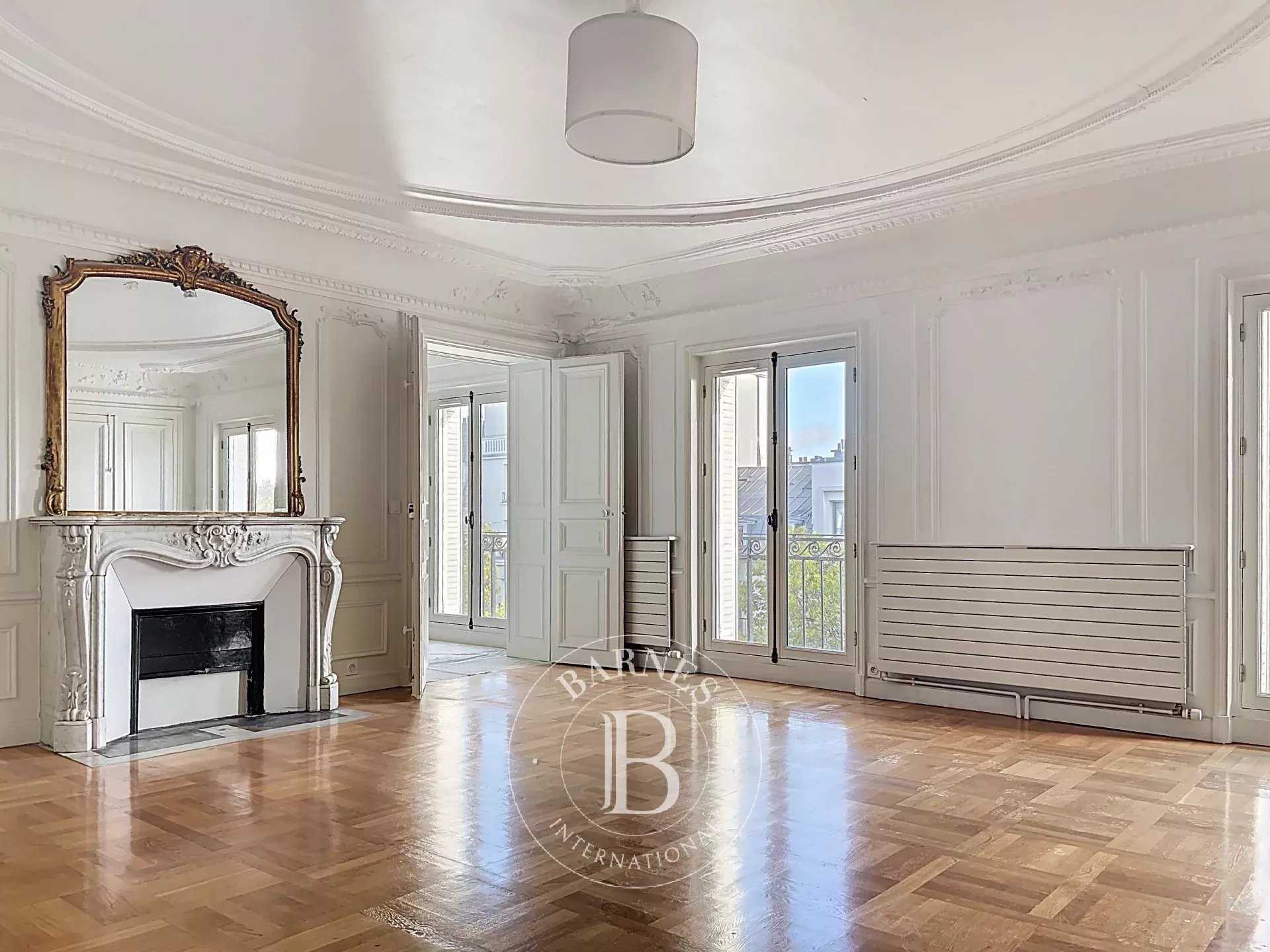 Apartment Paris 75010