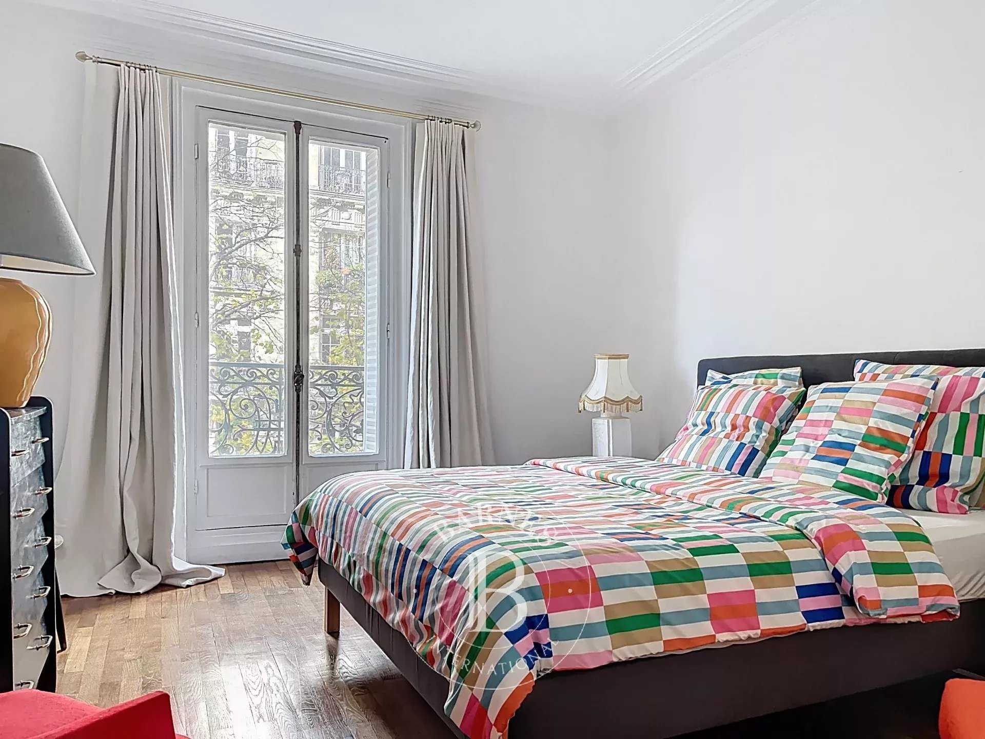 Paris  - Piso 2 Cuartos, 1 Habitacion