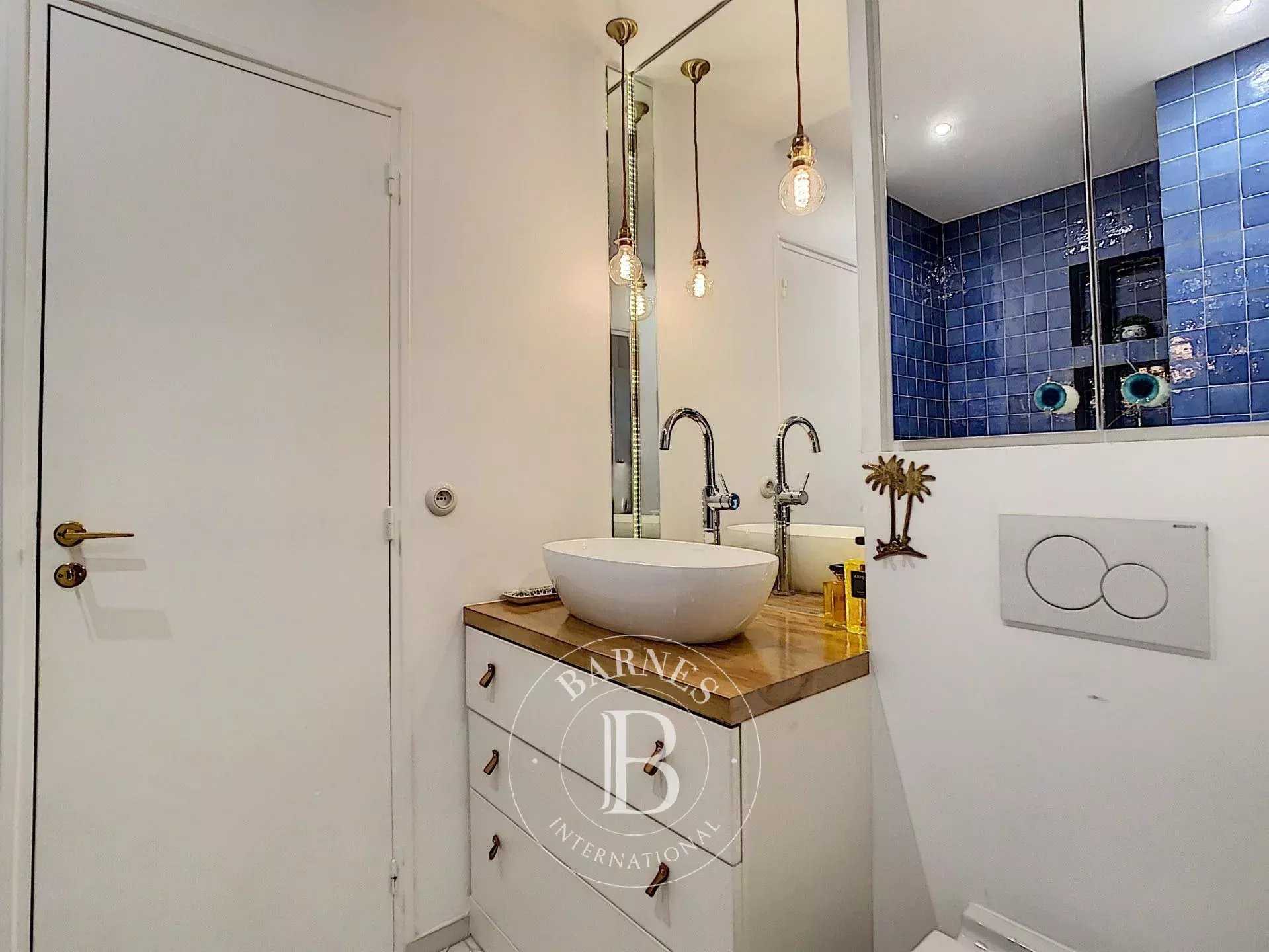 Paris  - Appartement 2 Pièces, 1 Chambre