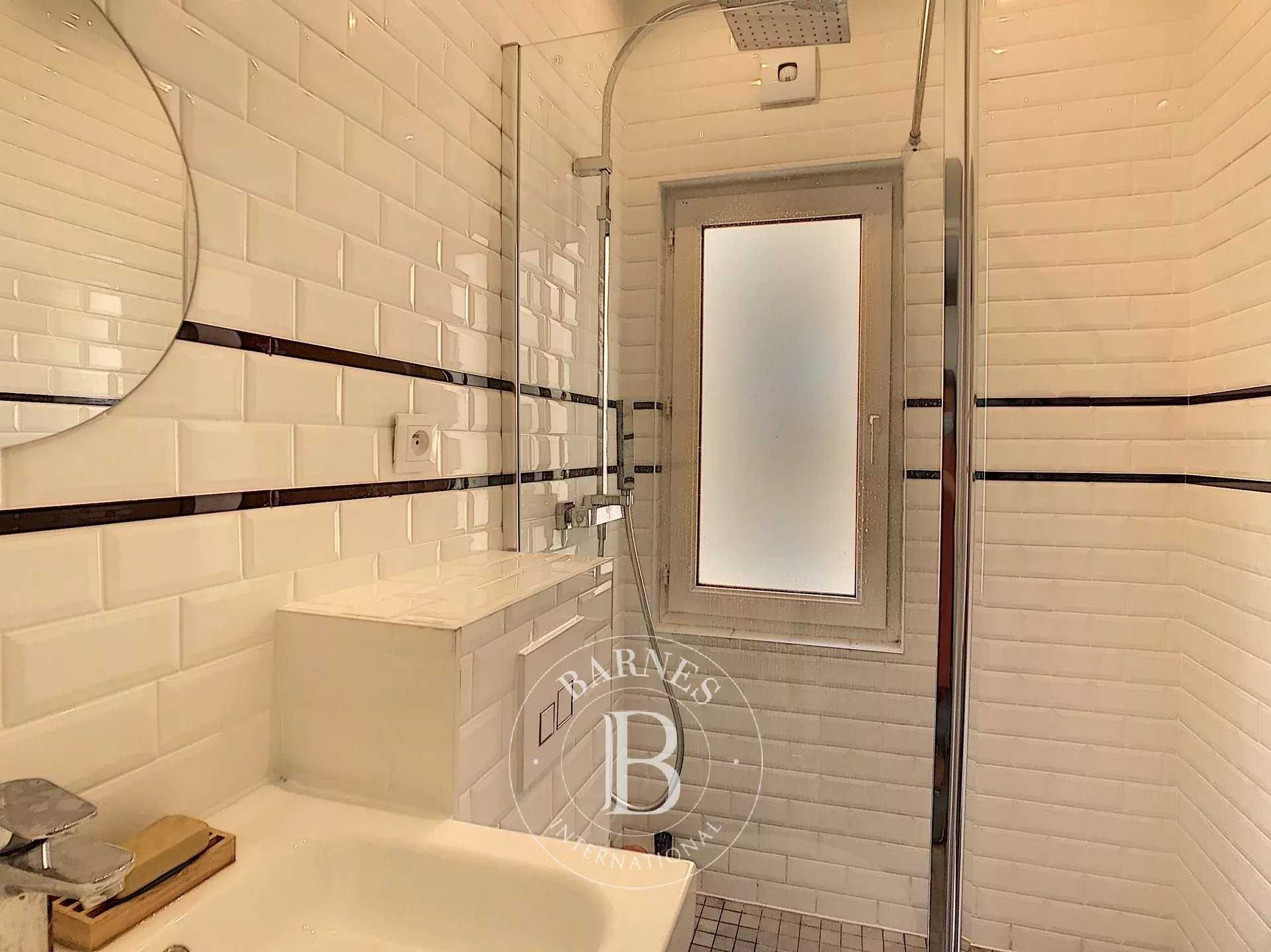 Paris  - Piso 2 Cuartos, 1 Habitacion