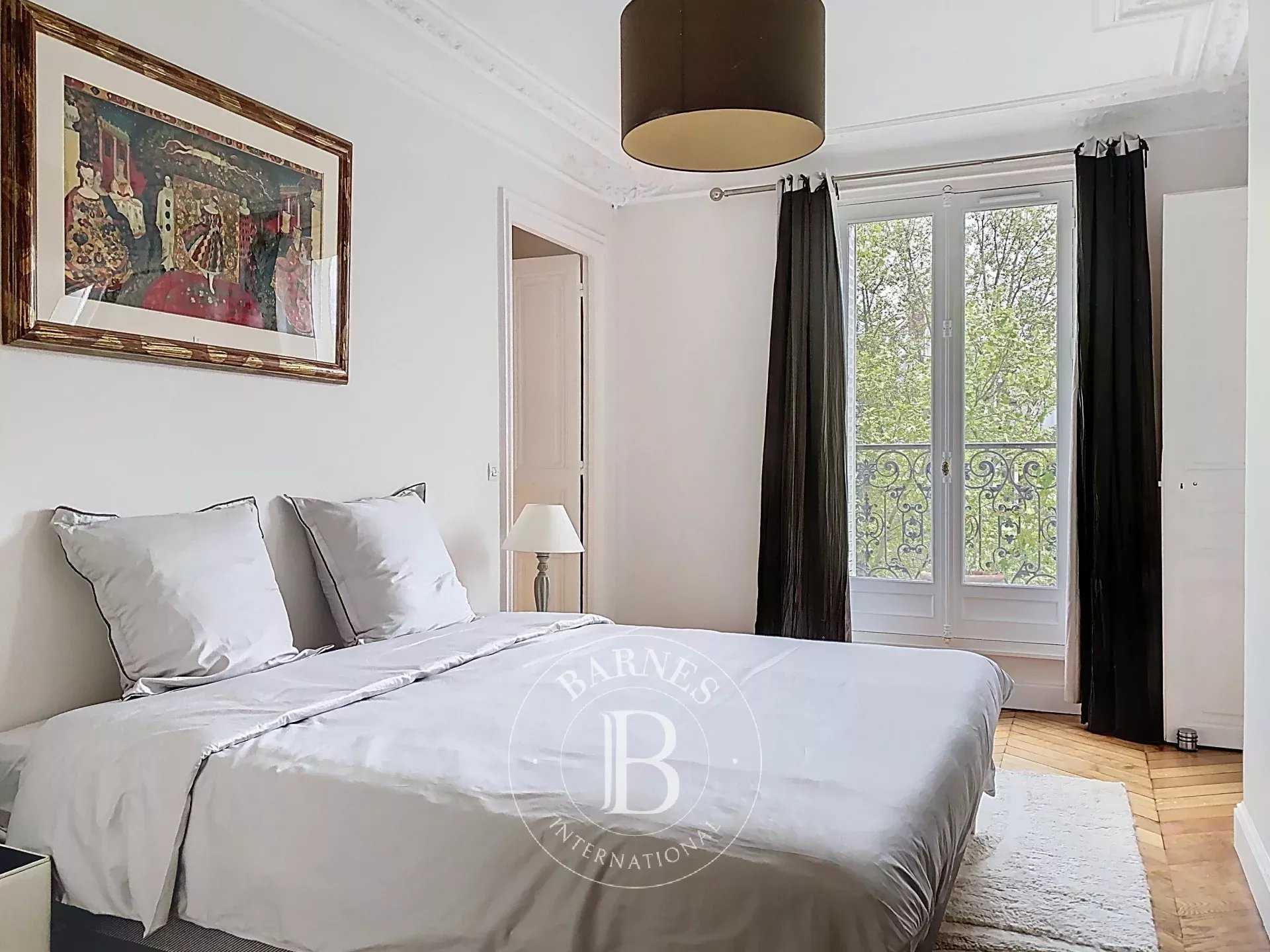 Paris  - Appartement 4 Pièces 3 Chambres