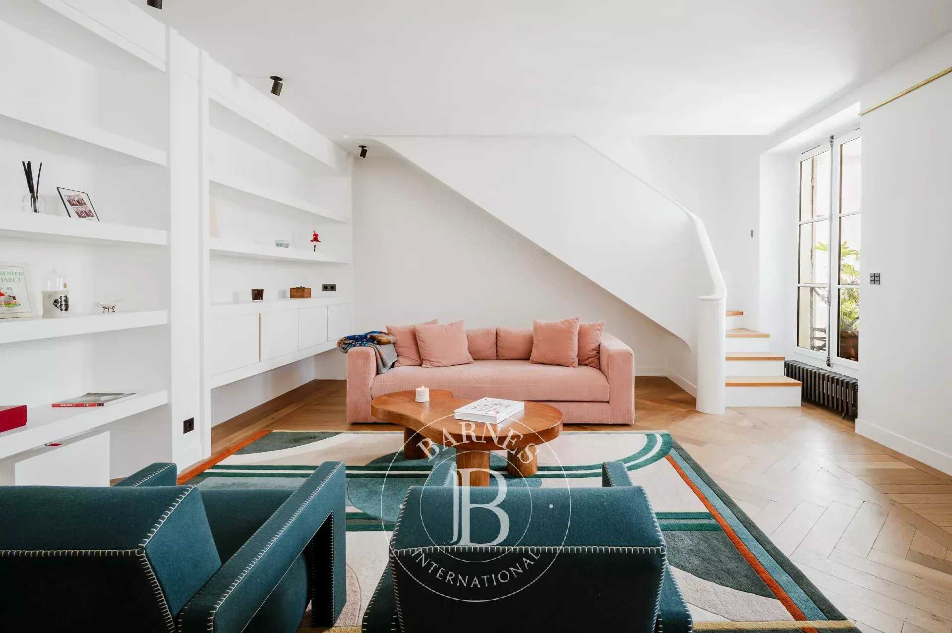 Paris  - Appartement 4 Pi&egrave;ces 2 Chambres