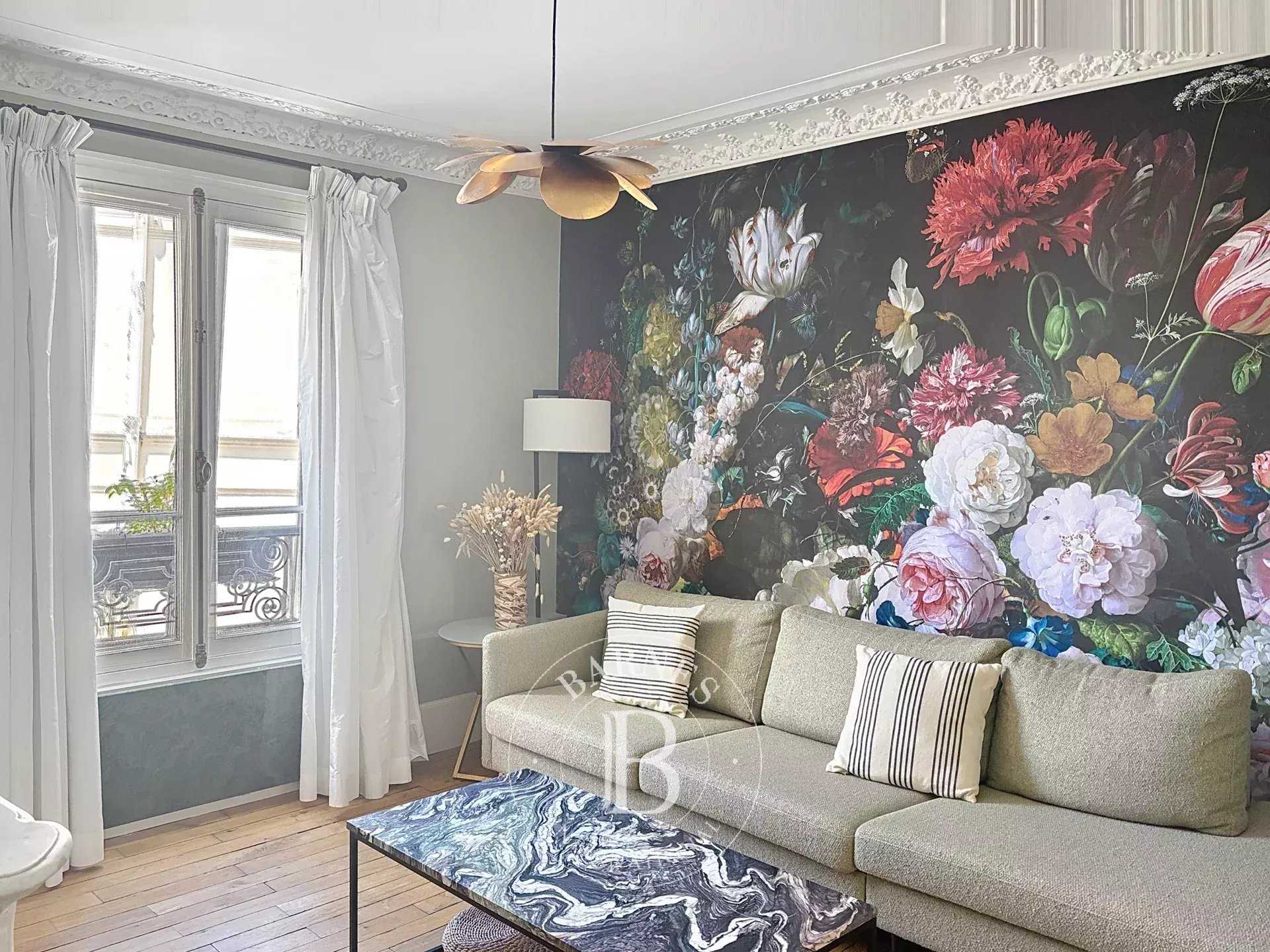 Paris  - Appartement 2 Pièces, 1 Chambre
