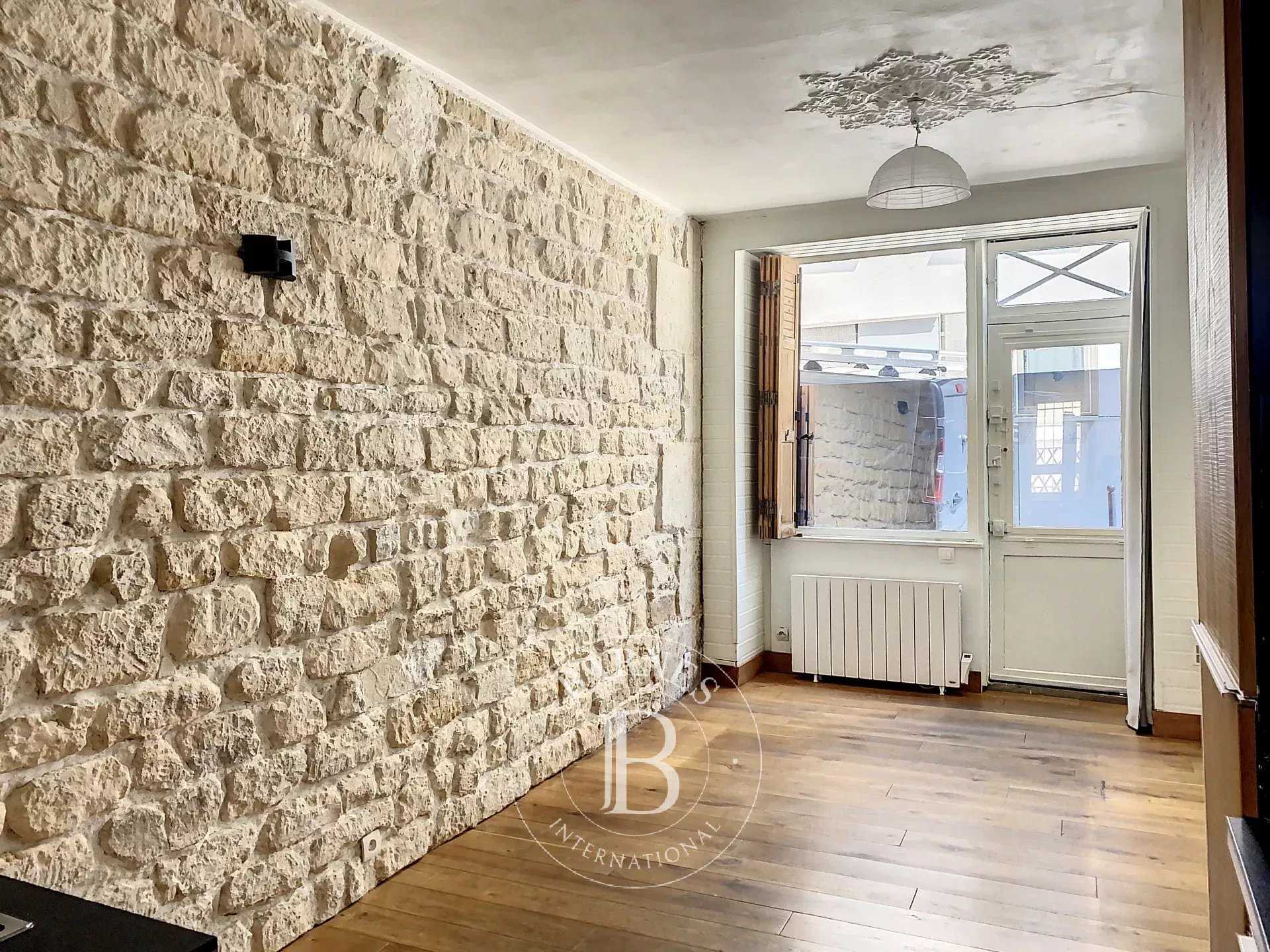 Appartement Paris 75018  -  ref 82625300 (picture 2)
