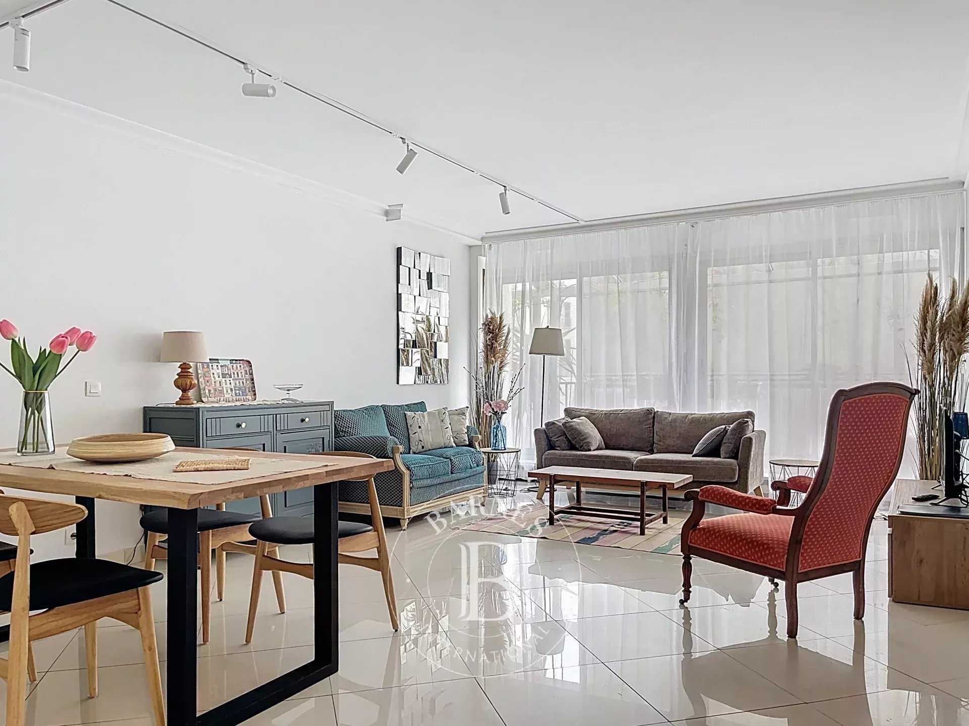 Apartment Paris 75010  -  ref 86717286 (picture 1)