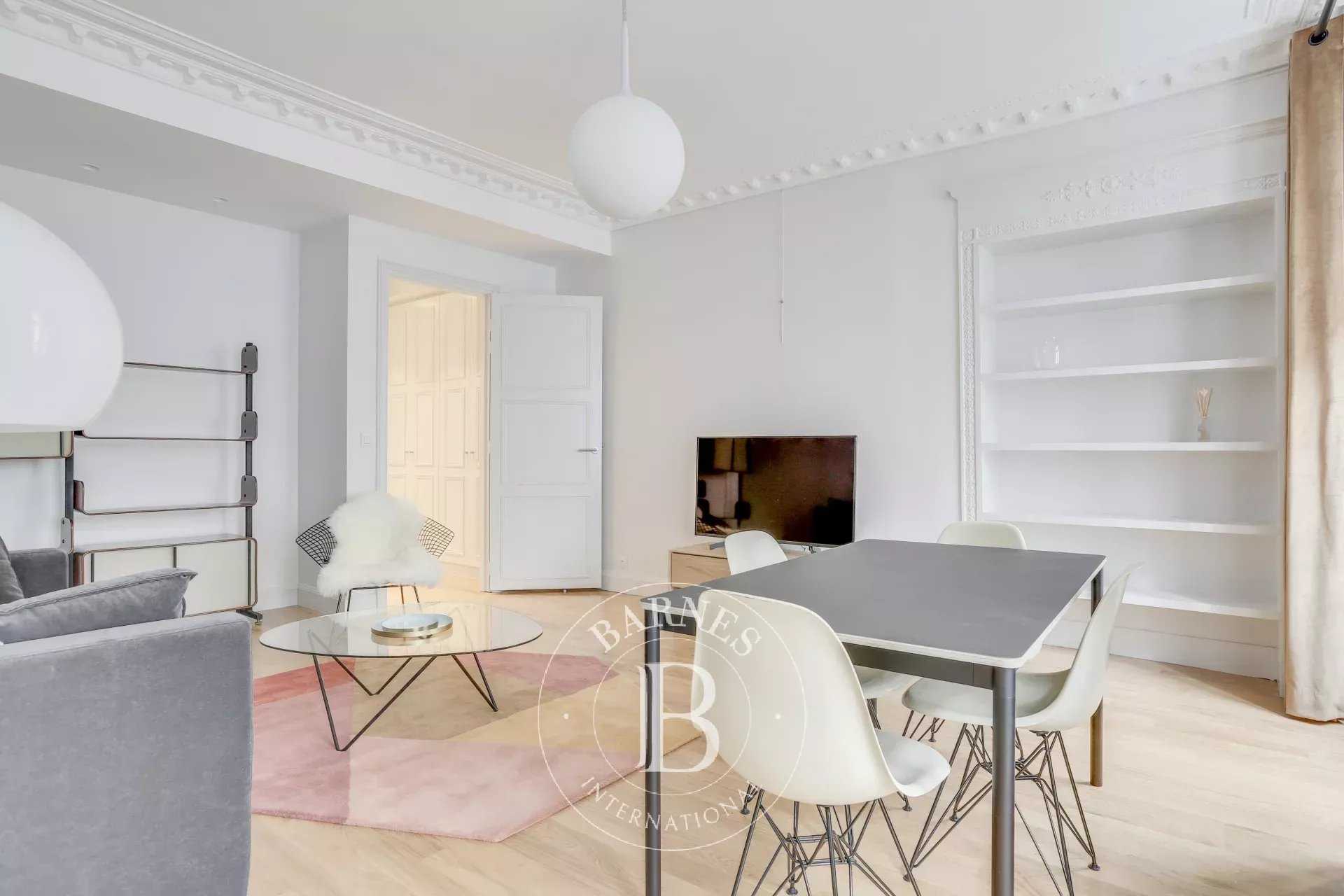 Appartement Paris 75010  -  ref 87146095 (picture 2)