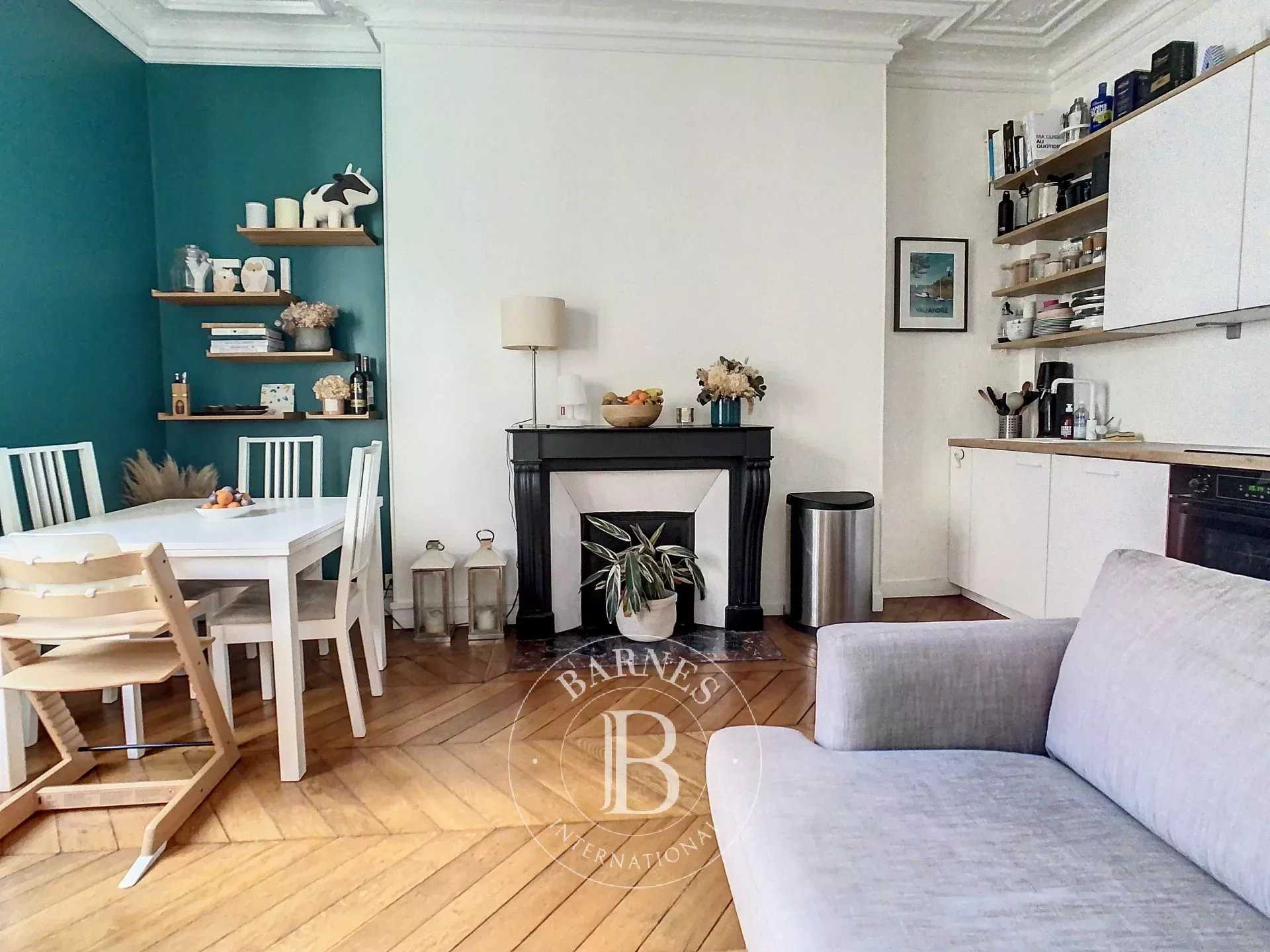 Appartement Paris 75010  -  ref 83556142 (picture 2)
