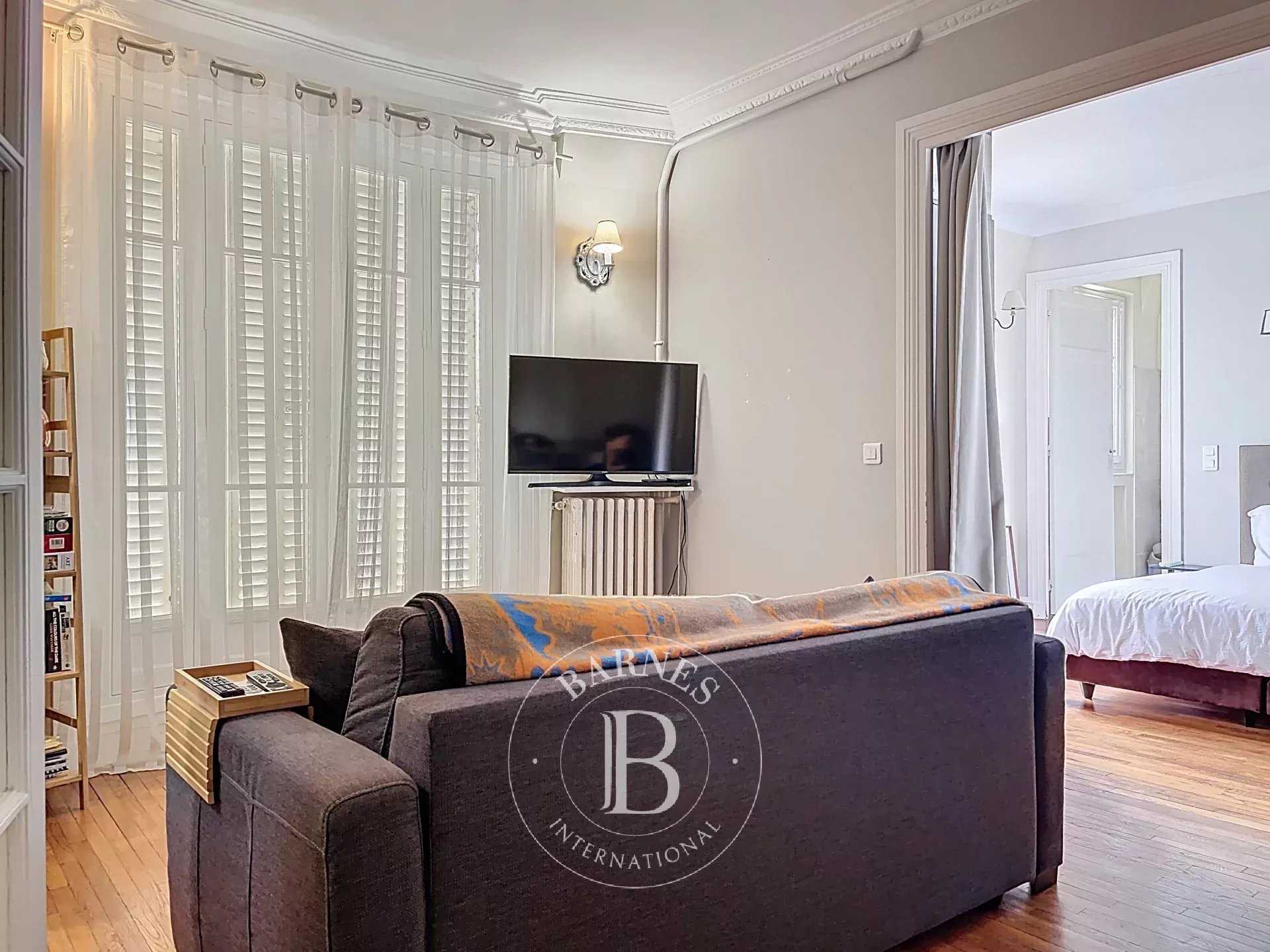 Apartment Paris 75018  -  ref 85294829 (picture 2)
