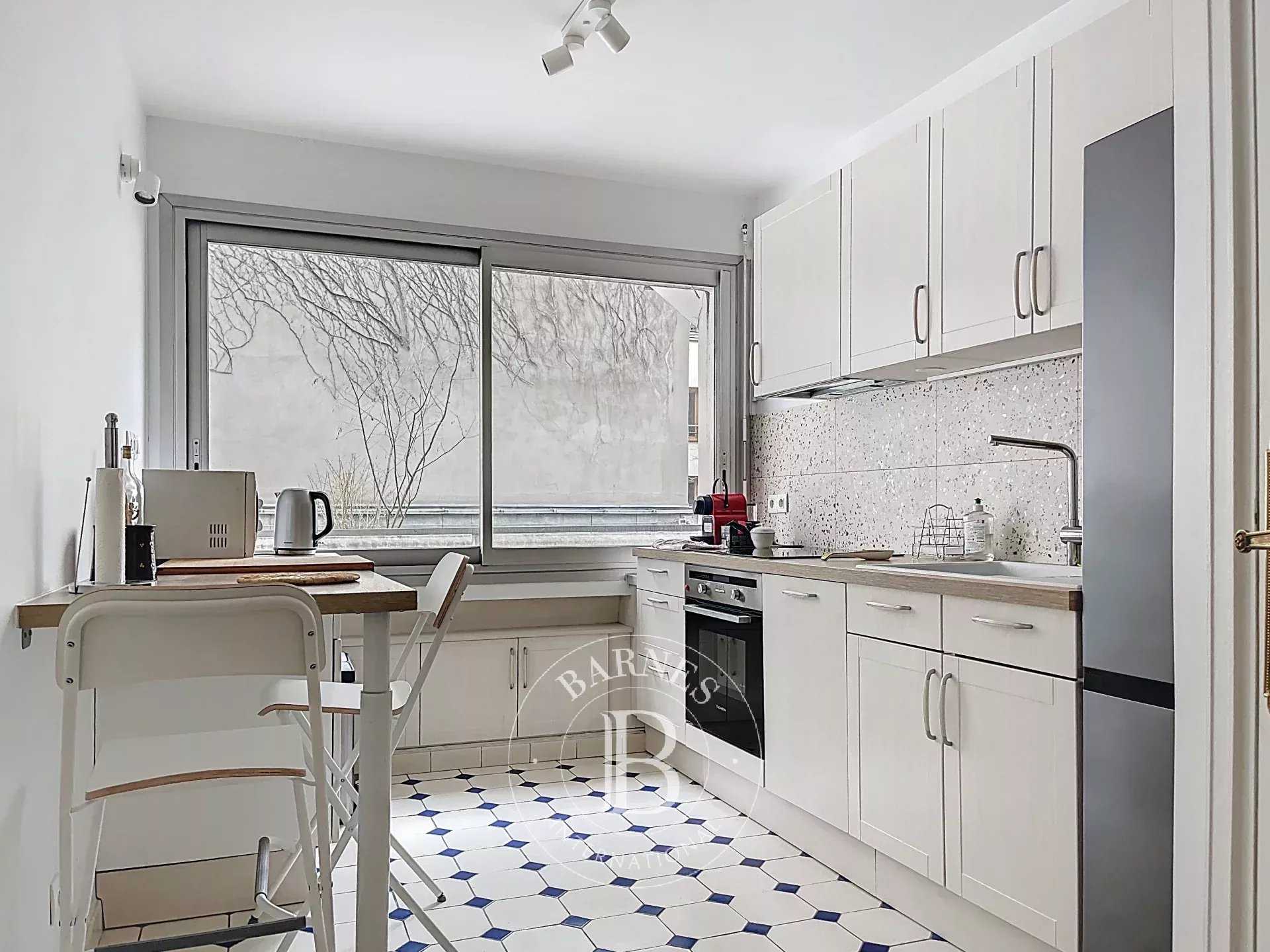 Apartment Paris 75010  -  ref 86717286 (picture 2)