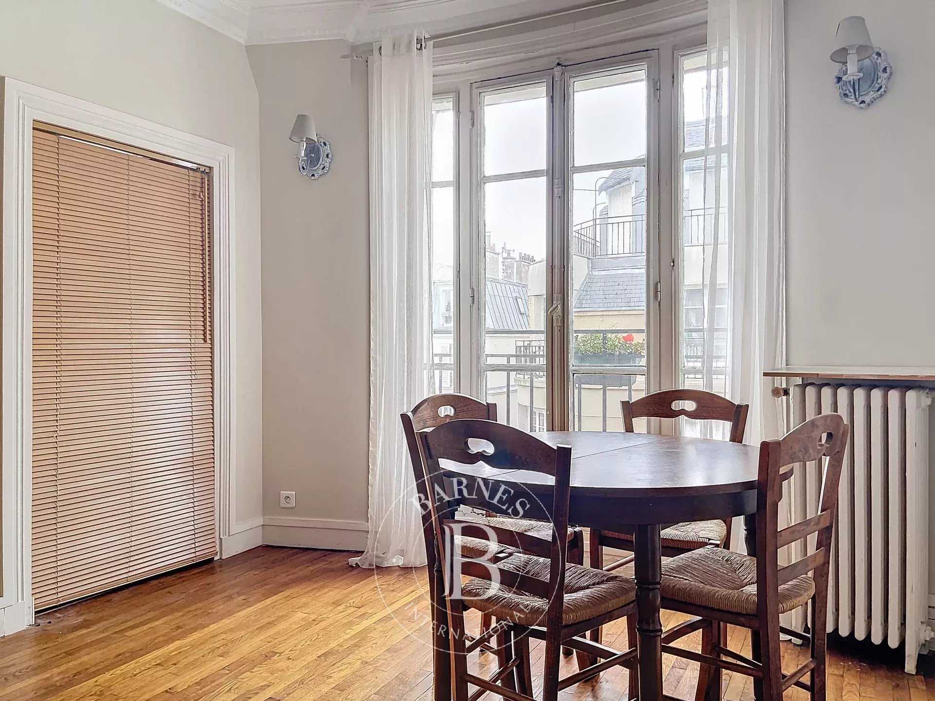 Apartment Paris 75018  -  ref 85294829 (picture 1)
