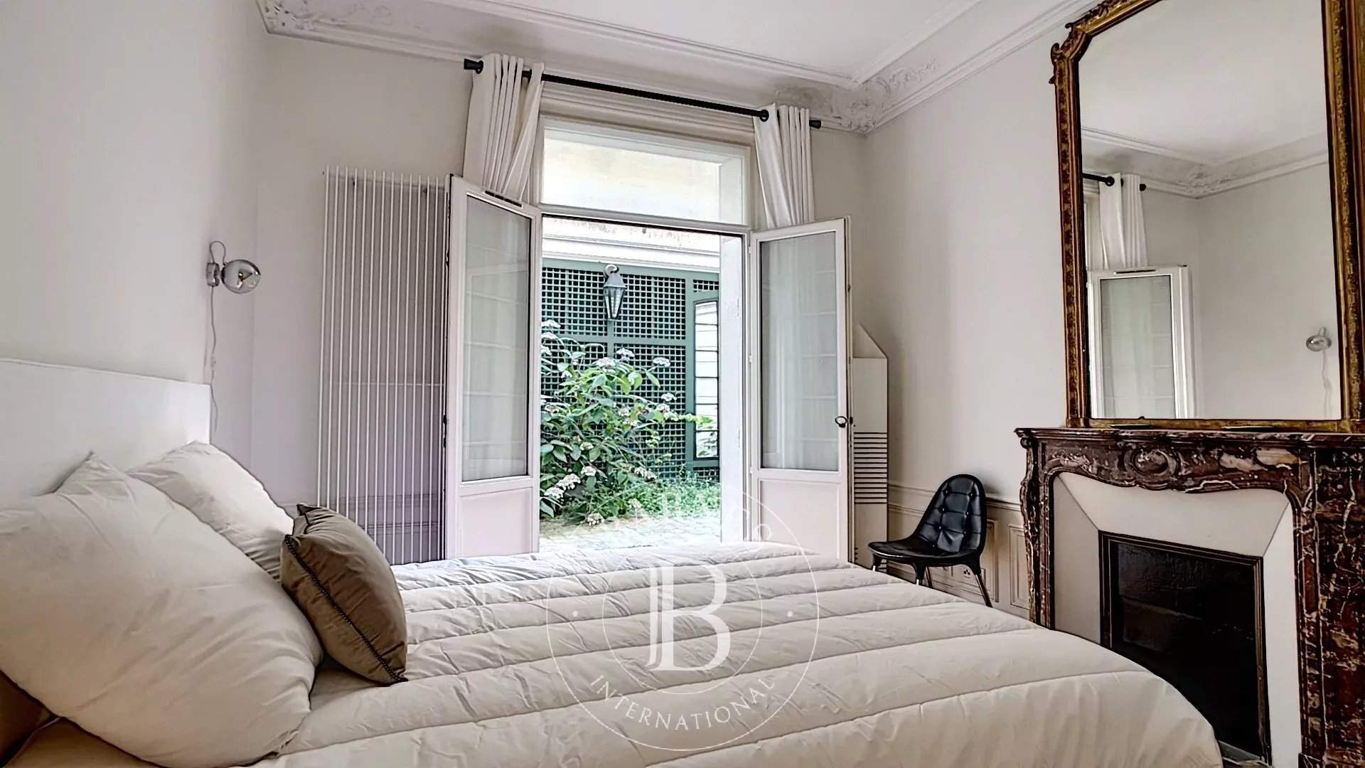Paris  - Appartement 6 Pièces 4 Chambres - picture 10