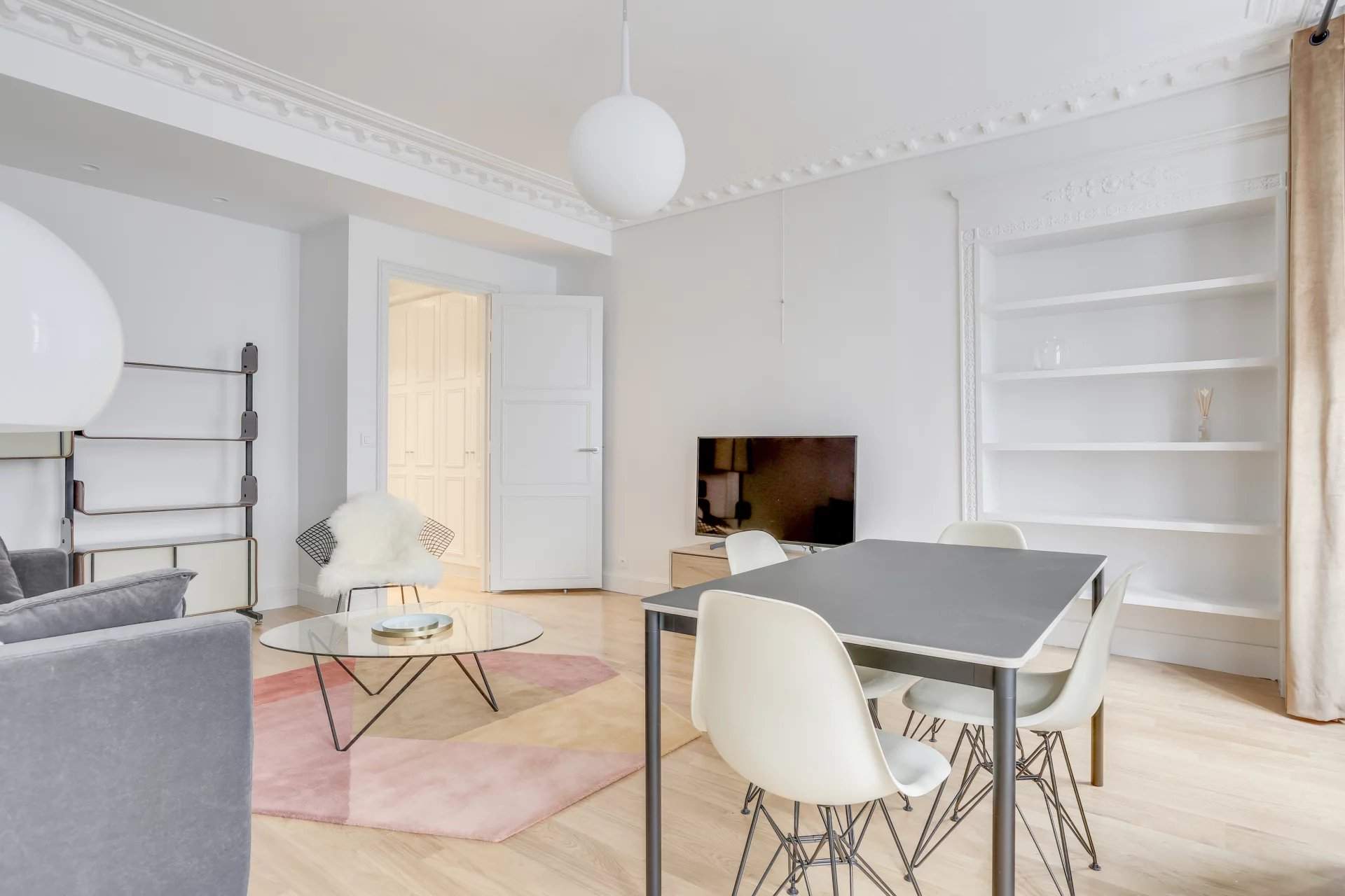 Paris  - Appartement 2 Pi&egrave;ces, 1 Chambre - picture 2