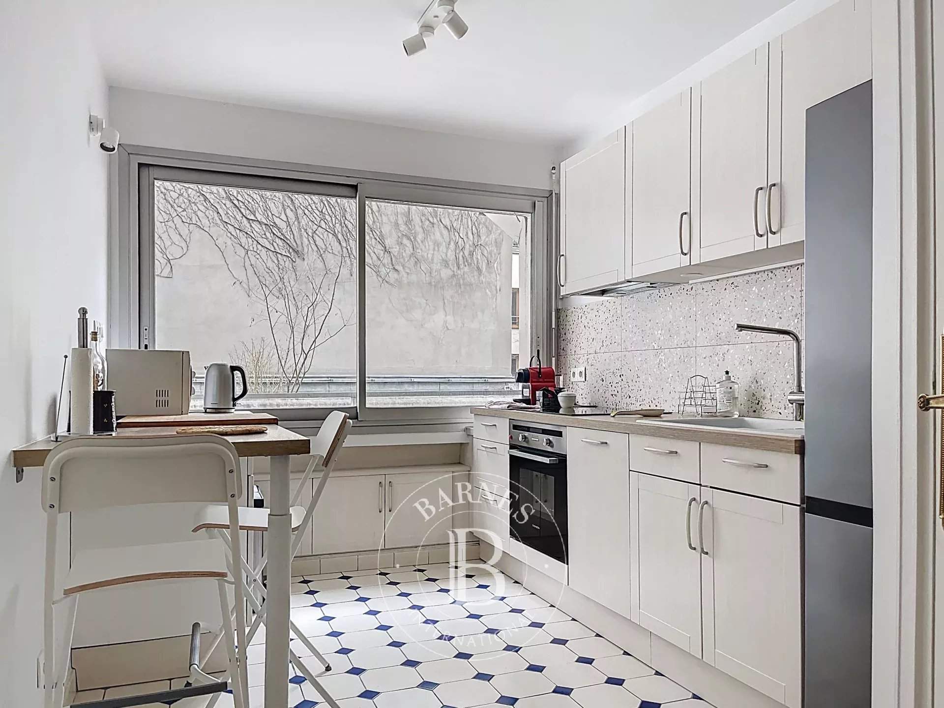 Paris  - Apartment 2 Bedrooms - picture 2