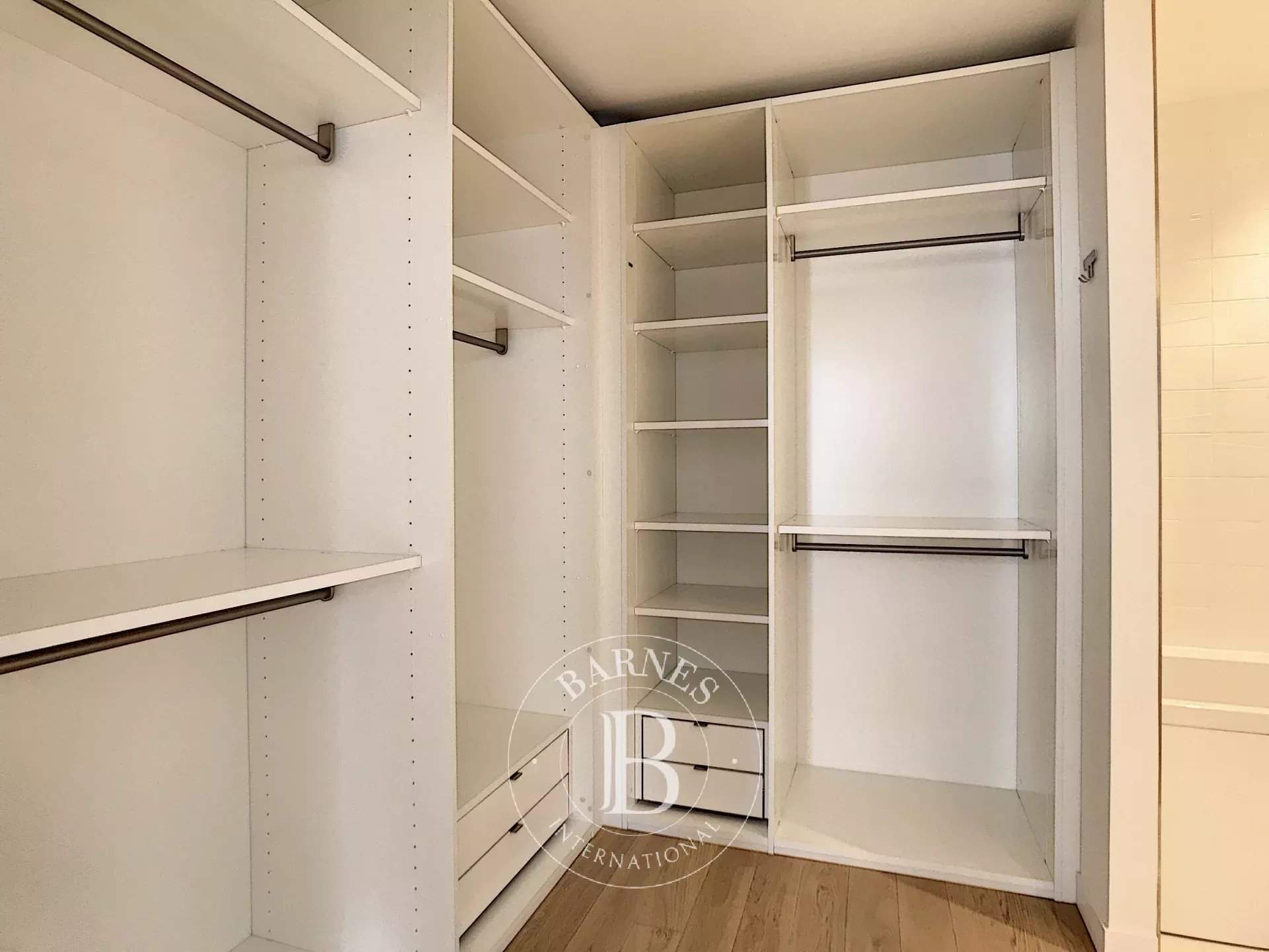 Paris  - Appartement 5 Pi&egrave;ces 3 Chambres - picture 9