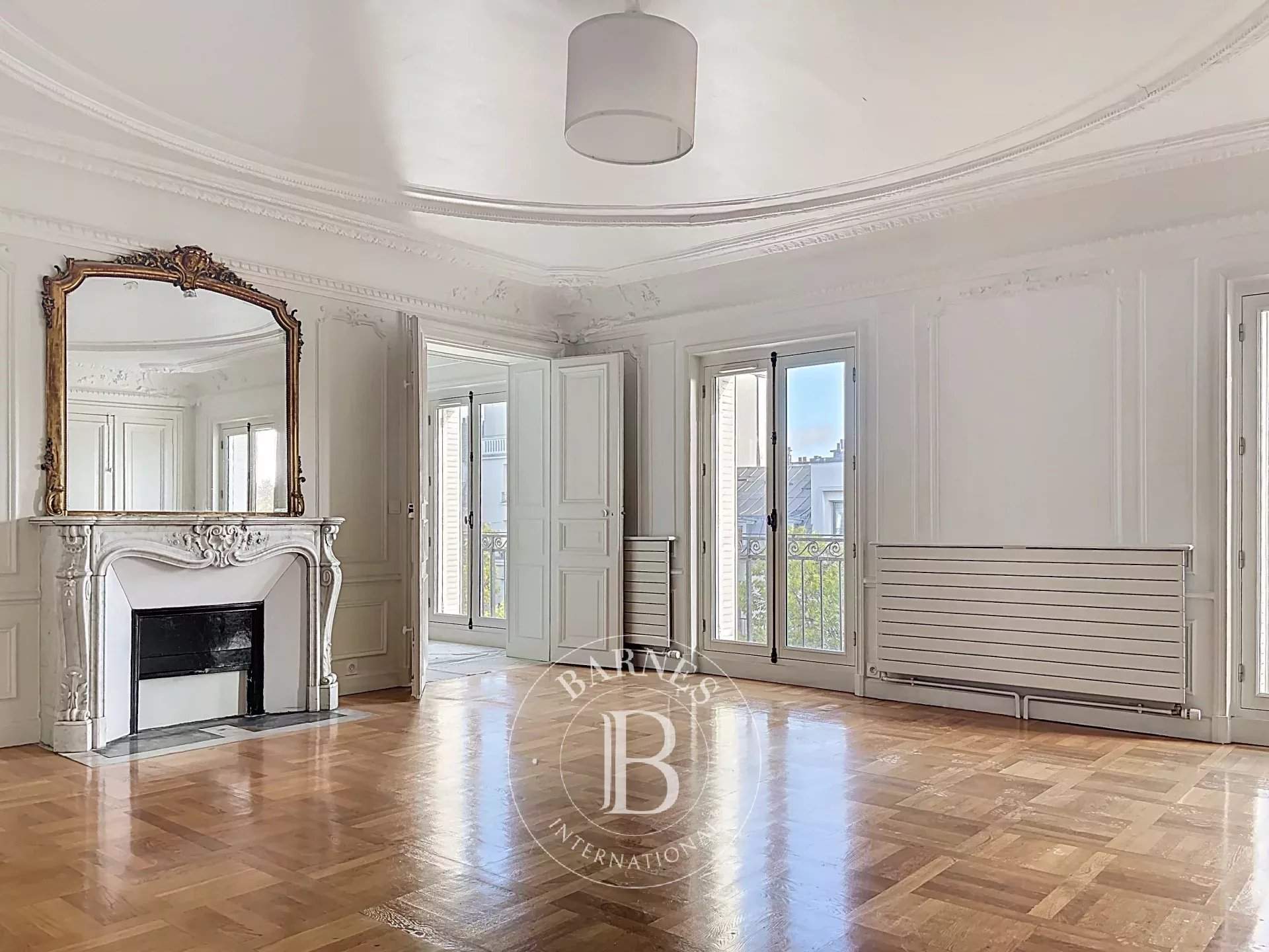 Paris  - Apartment 4 Bedrooms - picture 1