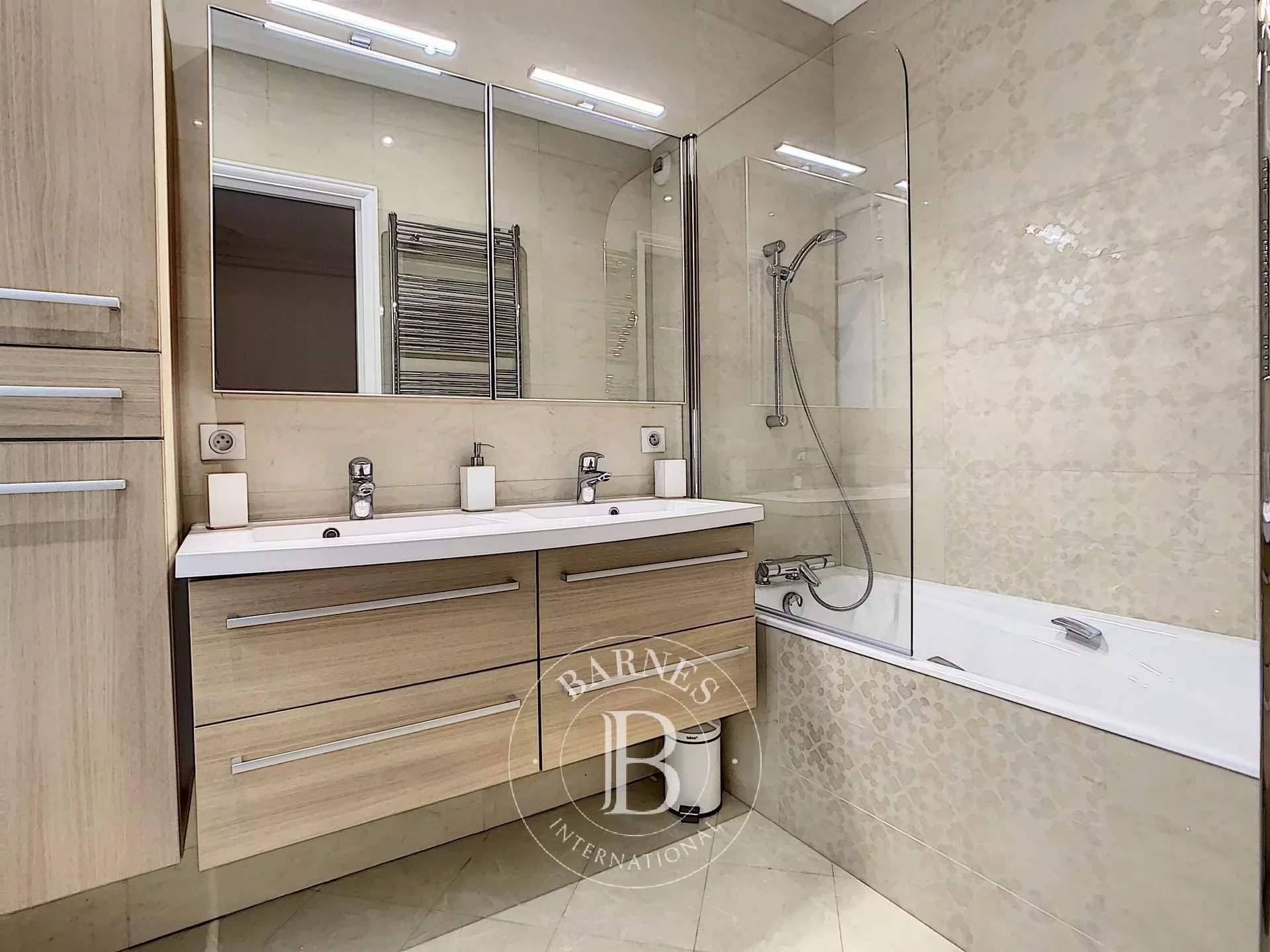 Paris  - Appartement 5 Pi&egrave;ces 4 Chambres - picture 8